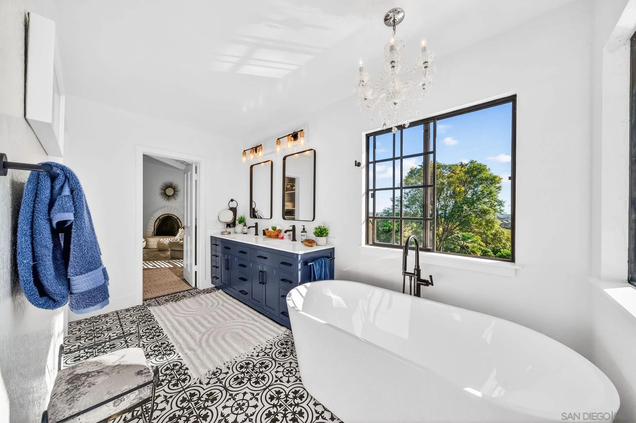 https://cdn.realtyfeed.com/cdn/127/260004856/707034f580703a46211913da6dd85df7.webp