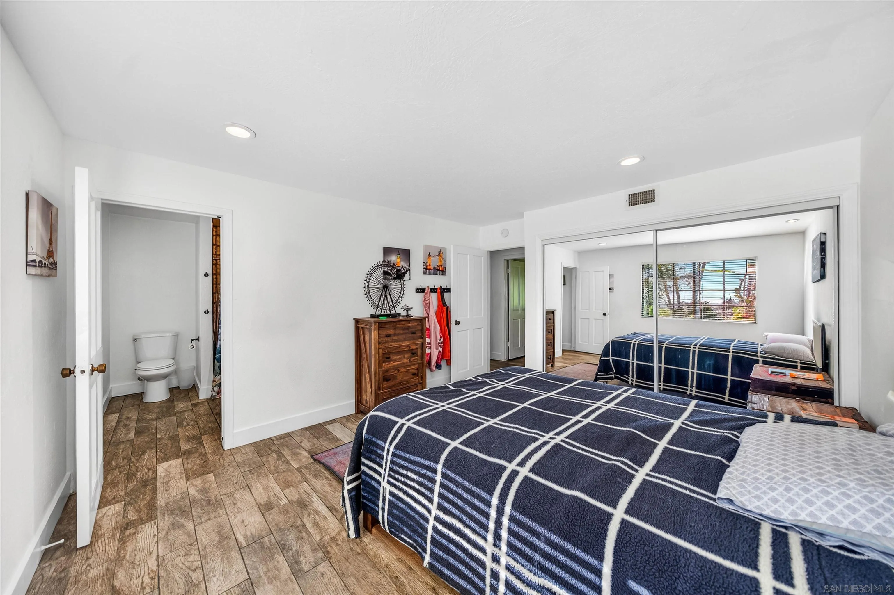 https://cdn.realtyfeed.com/cdn/127/260004856/7c8753e9490eb6c8b1d09b1a1a5b89c4.webp