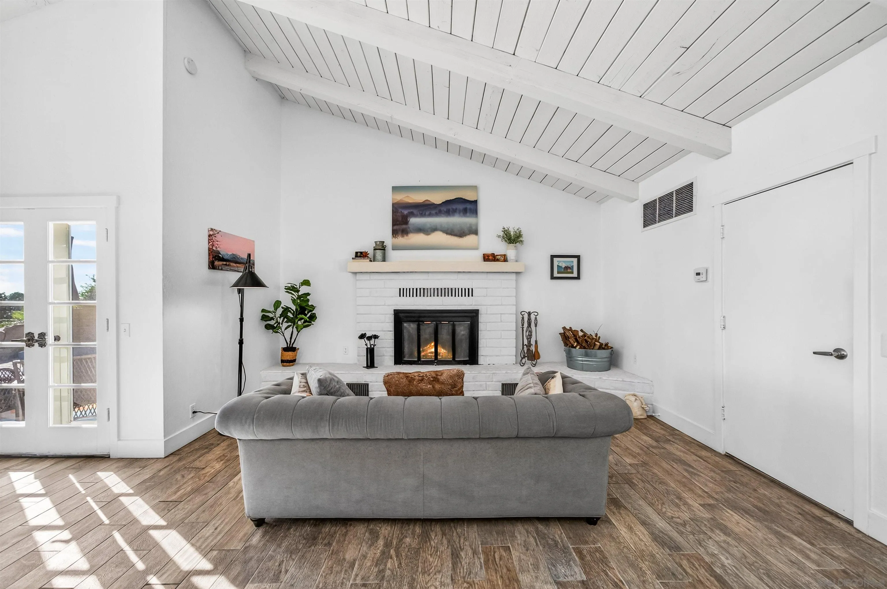 https://cdn.realtyfeed.com/cdn/127/260004856/dc748784d48b9633bfeb42258345efd8.webp