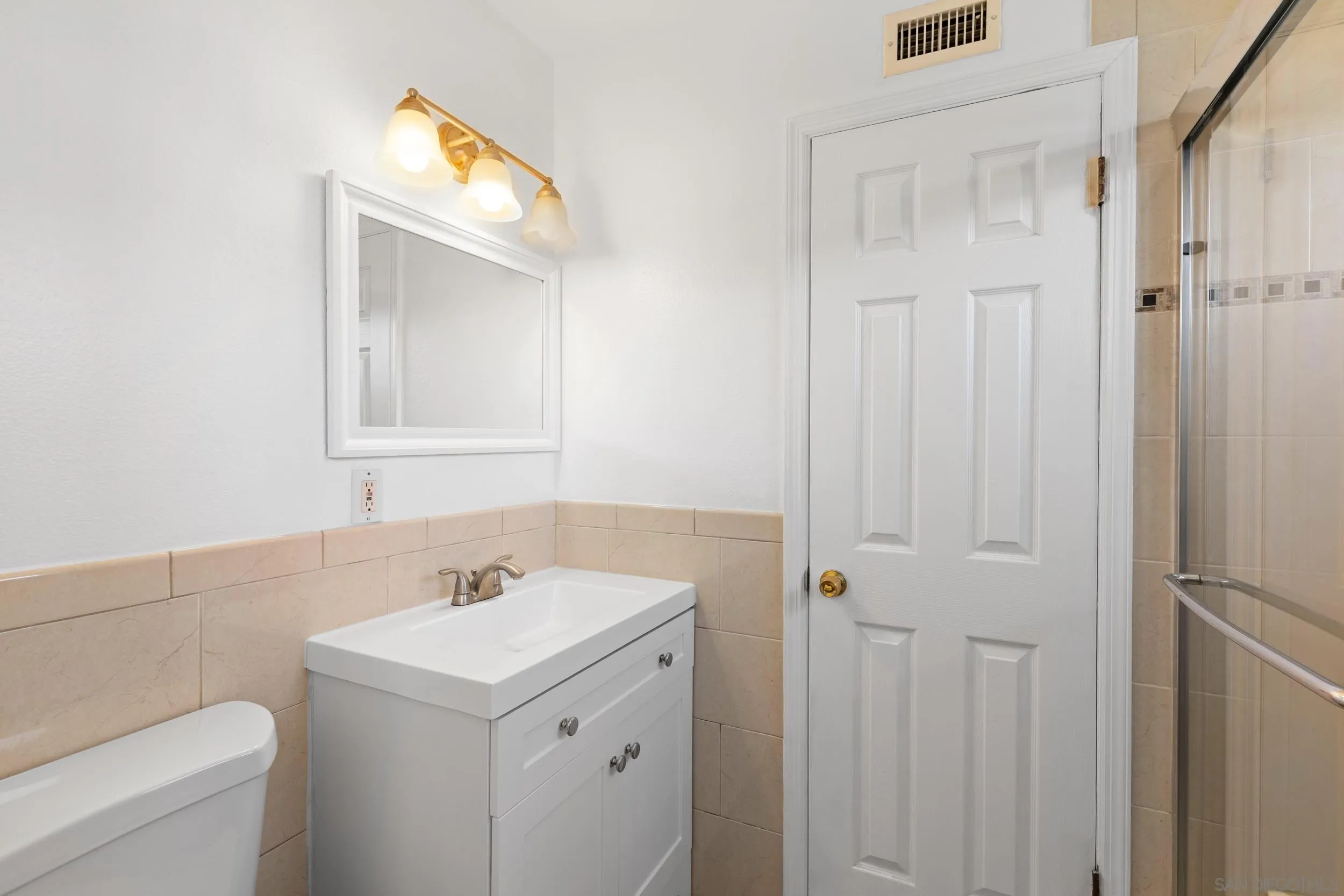 https://cdn.realtyfeed.com/cdn/127/260004858/ce38c303fc3cbf6b4b745c963580b6ac.webp