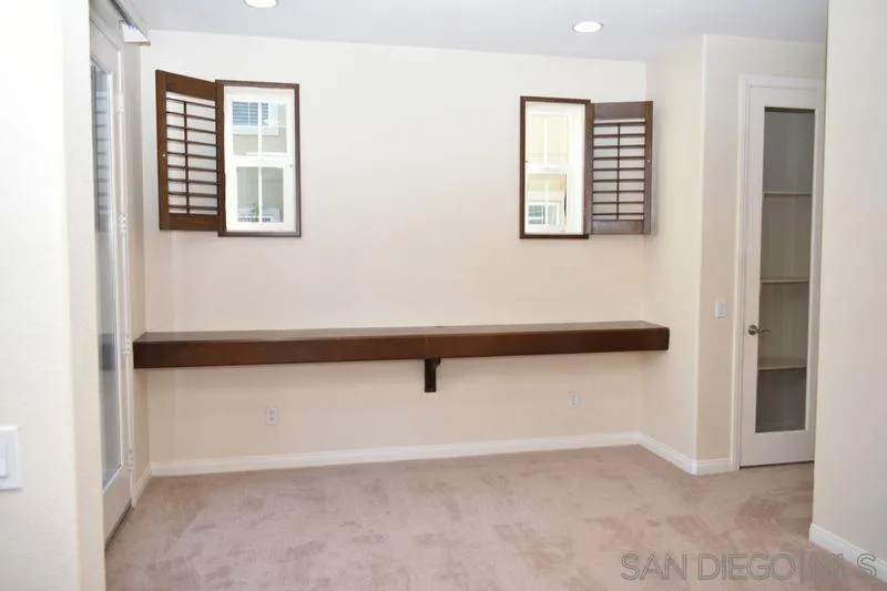 https://cdn.realtyfeed.com/cdn/127/260004860/43eac9eb24ee8937141d6f7b3efa9600.webp