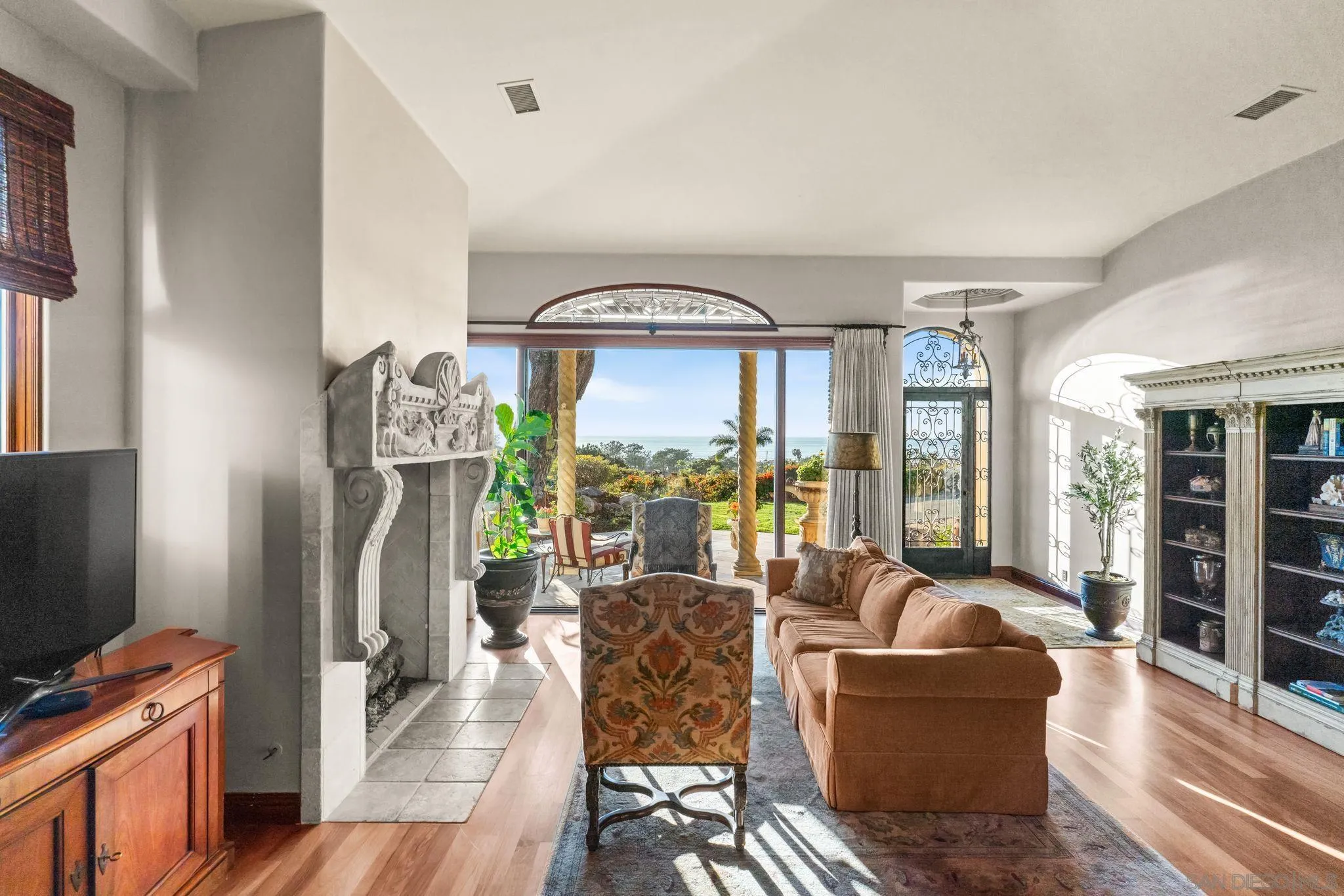 https://cdn.realtyfeed.com/cdn/127/260004863/c8838e616b8e465e85ae7881a1b9d366.webp