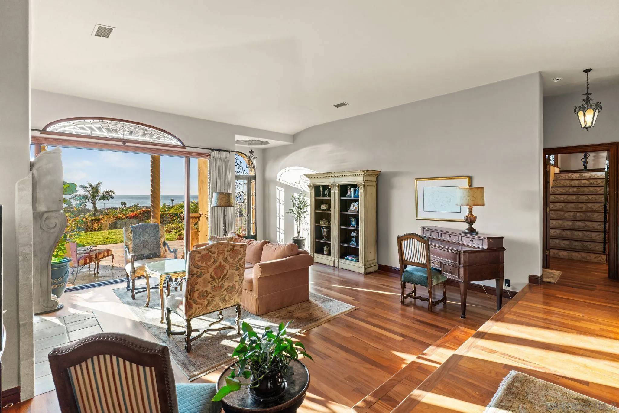 https://cdn.realtyfeed.com/cdn/127/260004863/e866ba52ea71aad195e8c3fe61cbf26f.webp