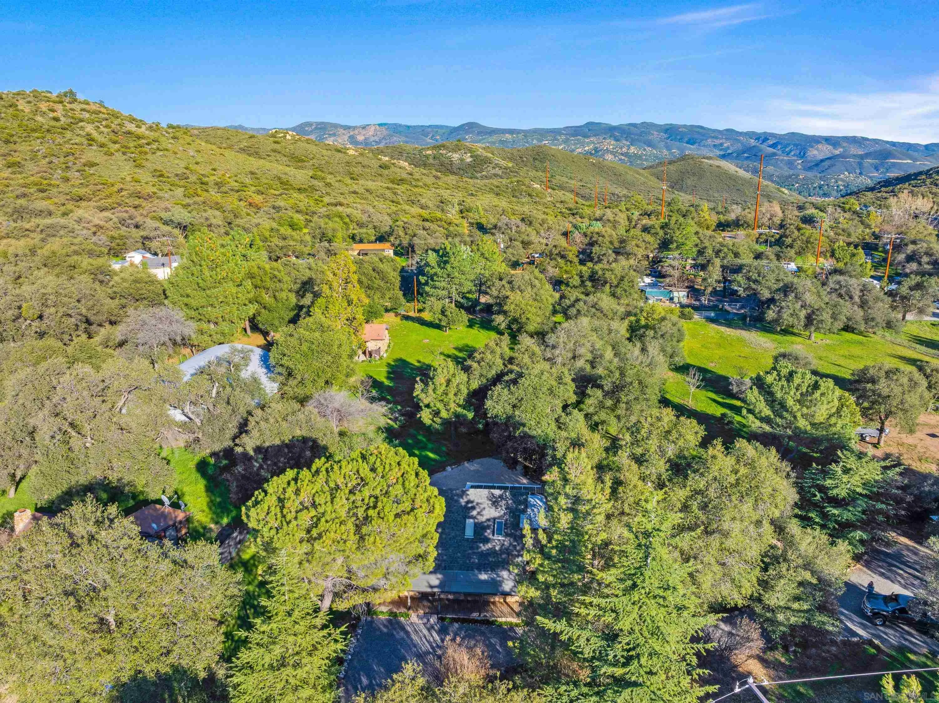 https://cdn.realtyfeed.com/cdn/127/260004868/0bc9a7a8c3f2e3dd565b419091a71233.webp