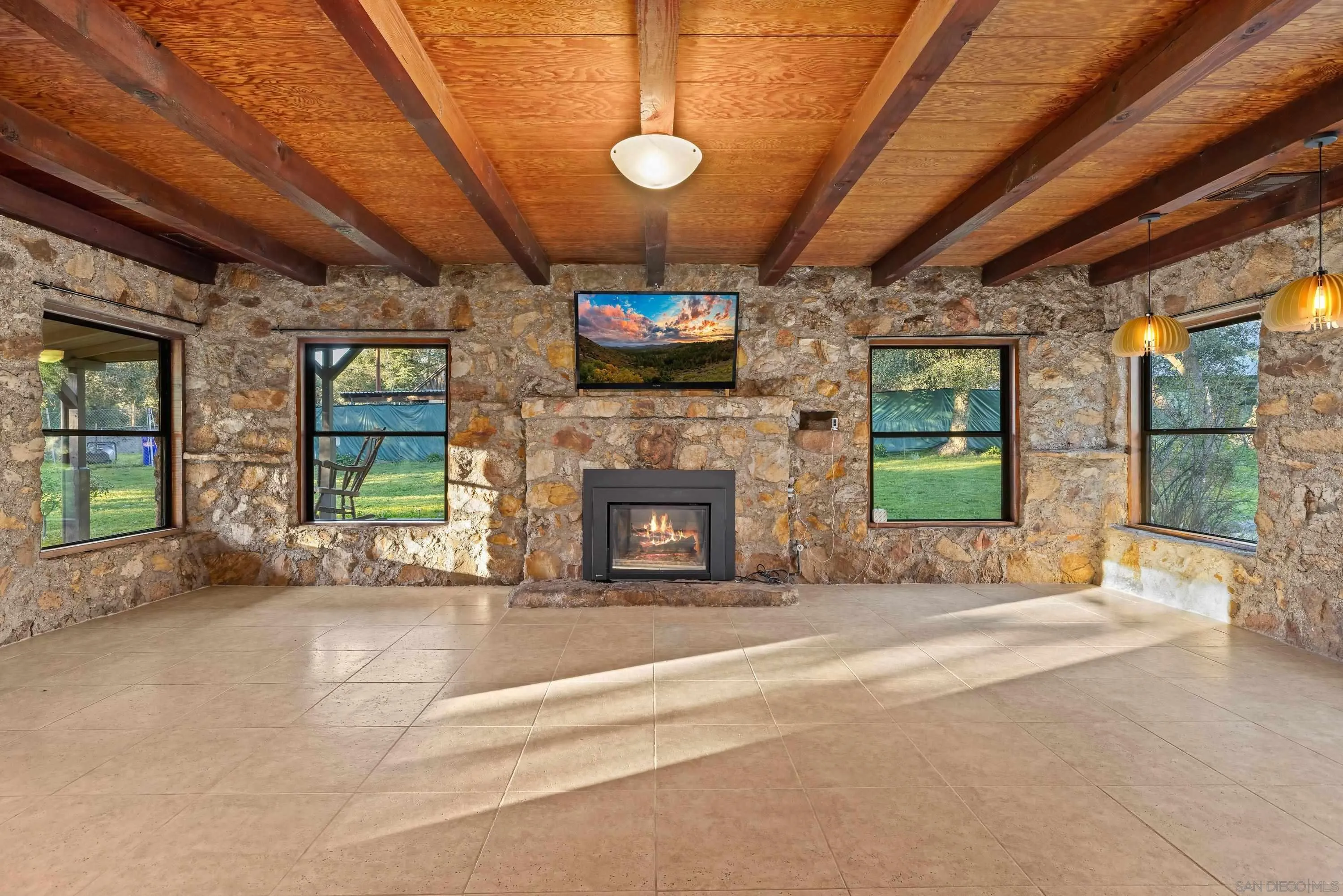 https://cdn.realtyfeed.com/cdn/127/260004868/4d485683d8f9689f9c147717eb26fd08.webp