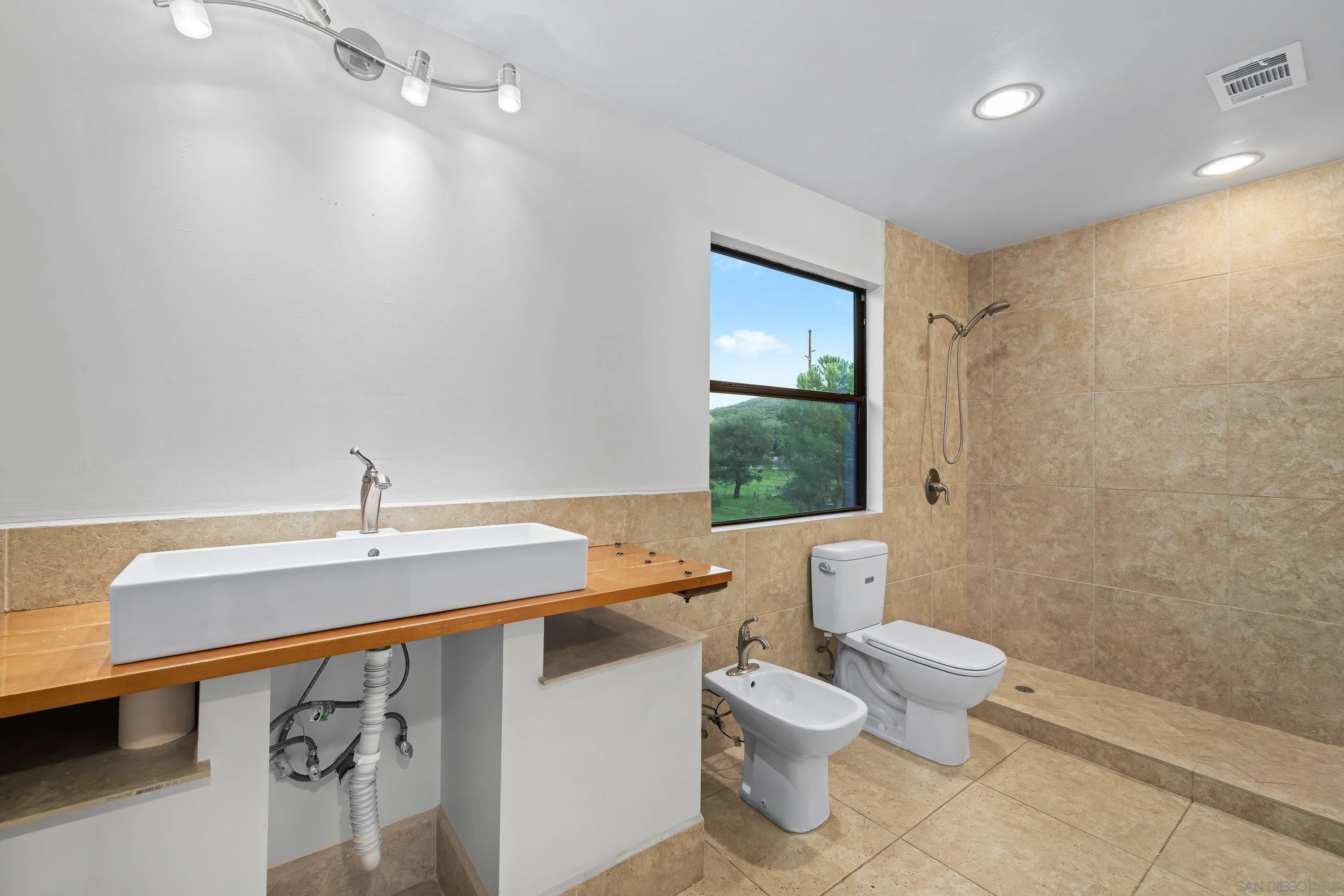 https://cdn.realtyfeed.com/cdn/127/260004868/50330043c0430eca8223a6d1de5de532.webp