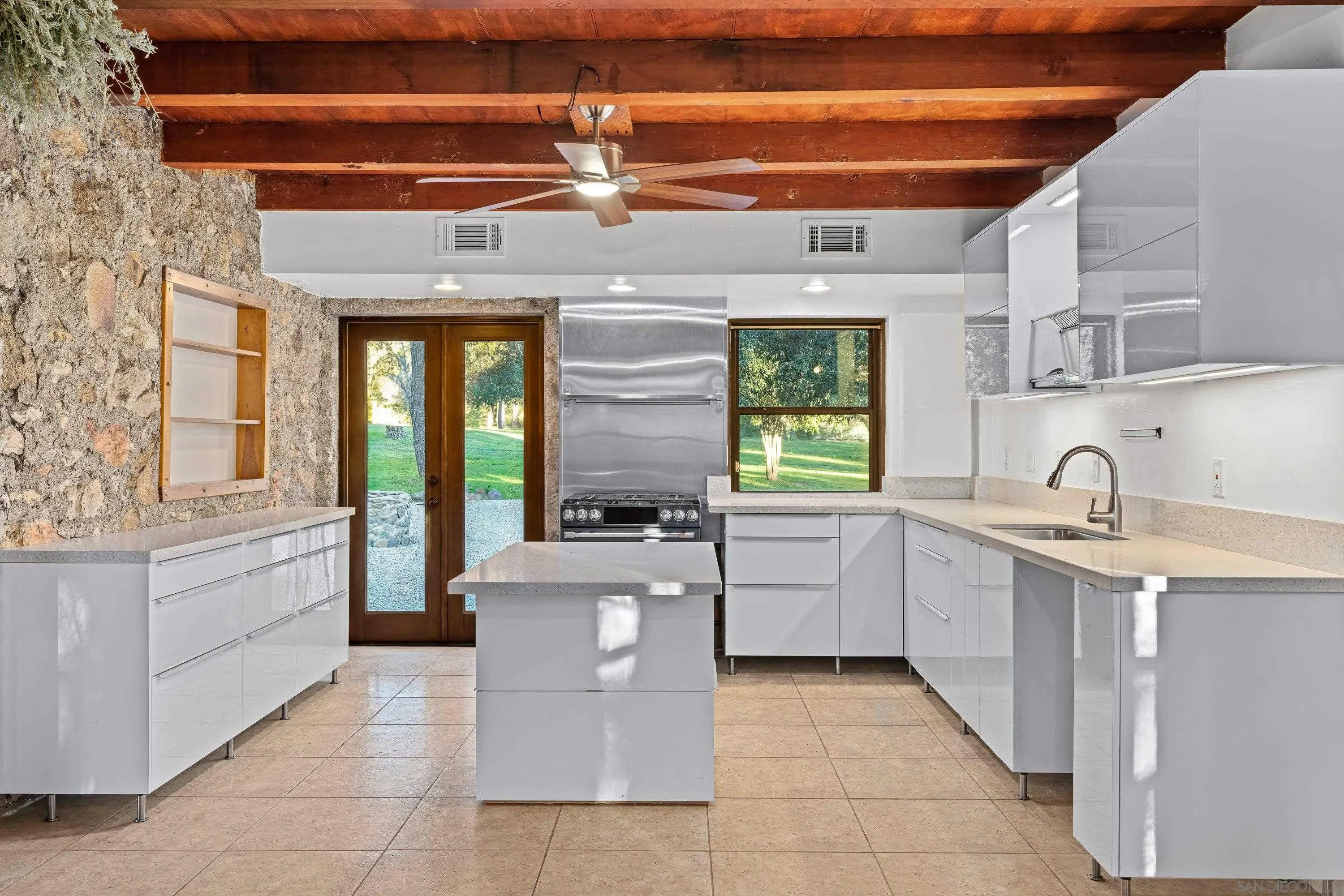 https://cdn.realtyfeed.com/cdn/127/260004868/99393cfcc3e4daa36d157170cba480b1.webp