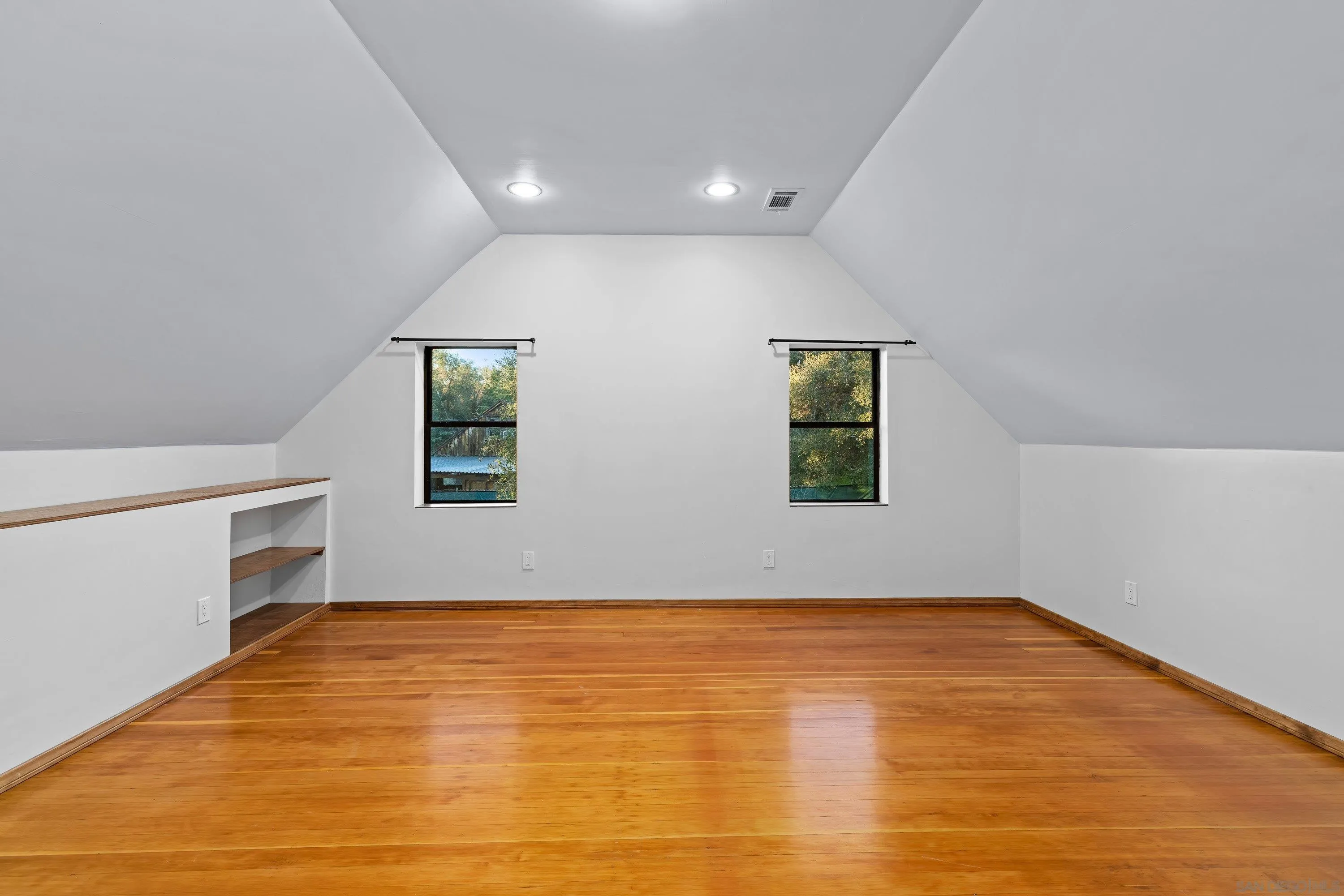 https://cdn.realtyfeed.com/cdn/127/260004868/b8d05bf6725fc259762c3d483a1fae94.webp