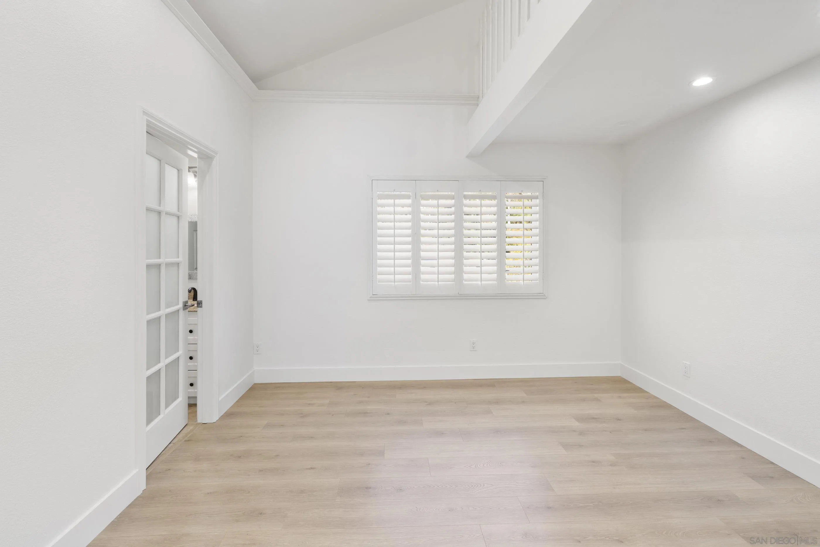 https://cdn.realtyfeed.com/cdn/127/260004883/1c8391619f3504fc06feccdcc569ff21.webp
