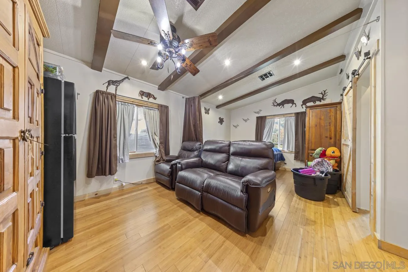 https://cdn.realtyfeed.com/cdn/127/260004891/90e8e21867ad65fd6ade2dfff781c584.webp
