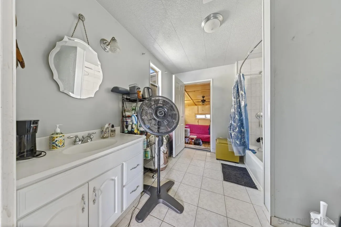 https://cdn.realtyfeed.com/cdn/127/260004891/aceb41320848cf007034608899bdfcce.webp