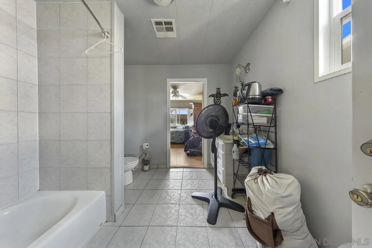 https://cdn.realtyfeed.com/cdn/127/260004891/e9ae8b7ae4ac8605c17cdacbee1d3805.webp