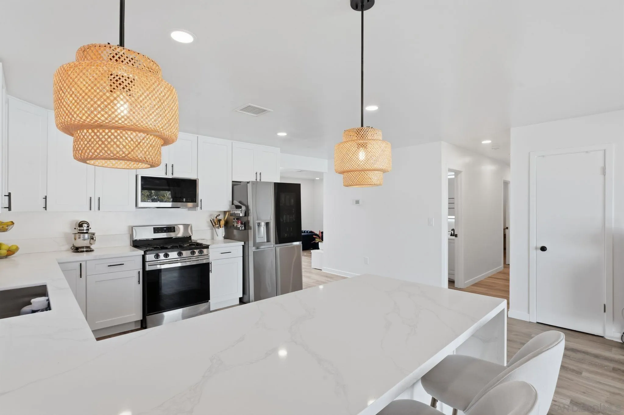 https://cdn.realtyfeed.com/cdn/127/260004892/190500c9e0b94497e4f5b087a98d44d1.webp