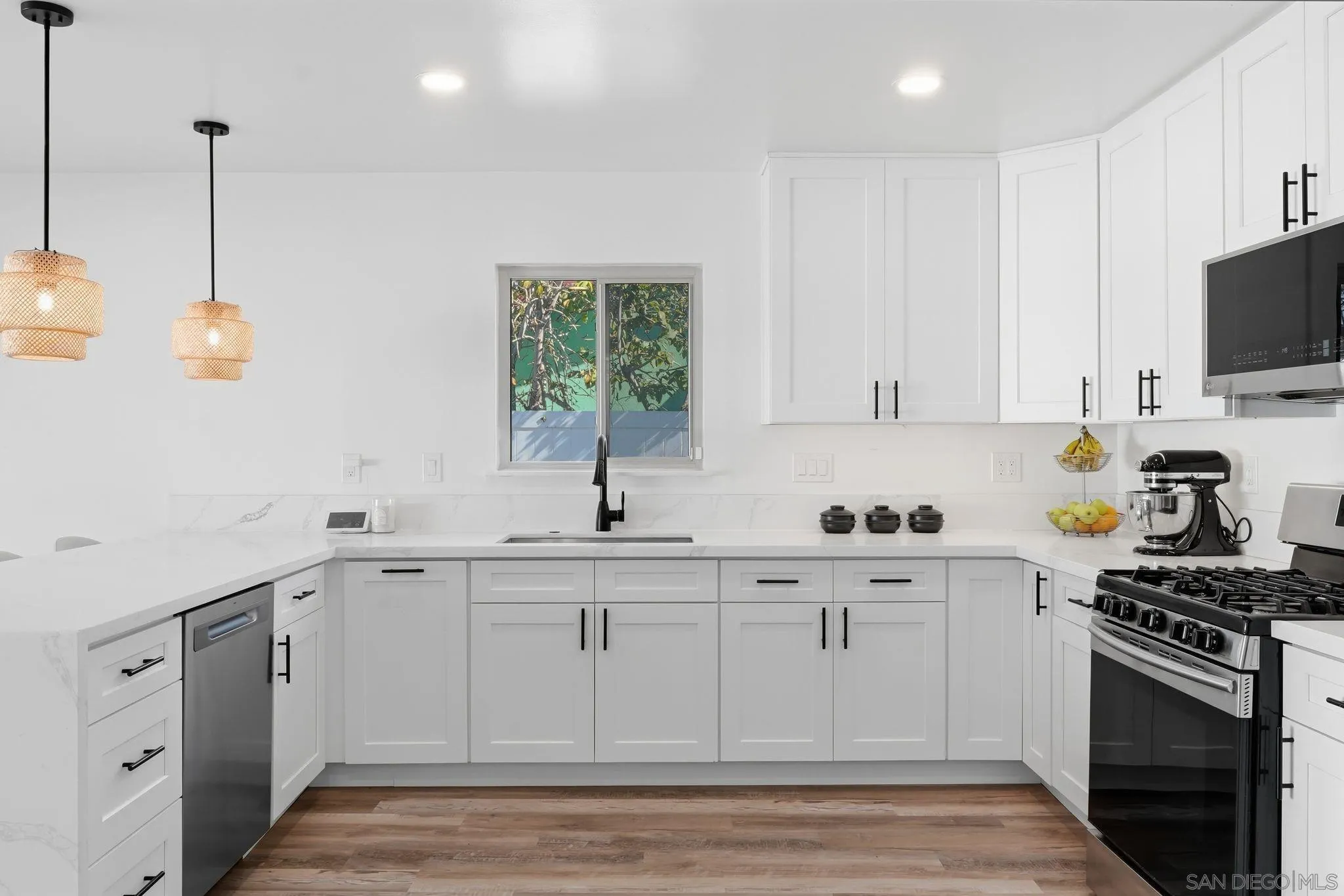 https://cdn.realtyfeed.com/cdn/127/260004892/72cbfcc118165e65090c9894ac40832d.webp