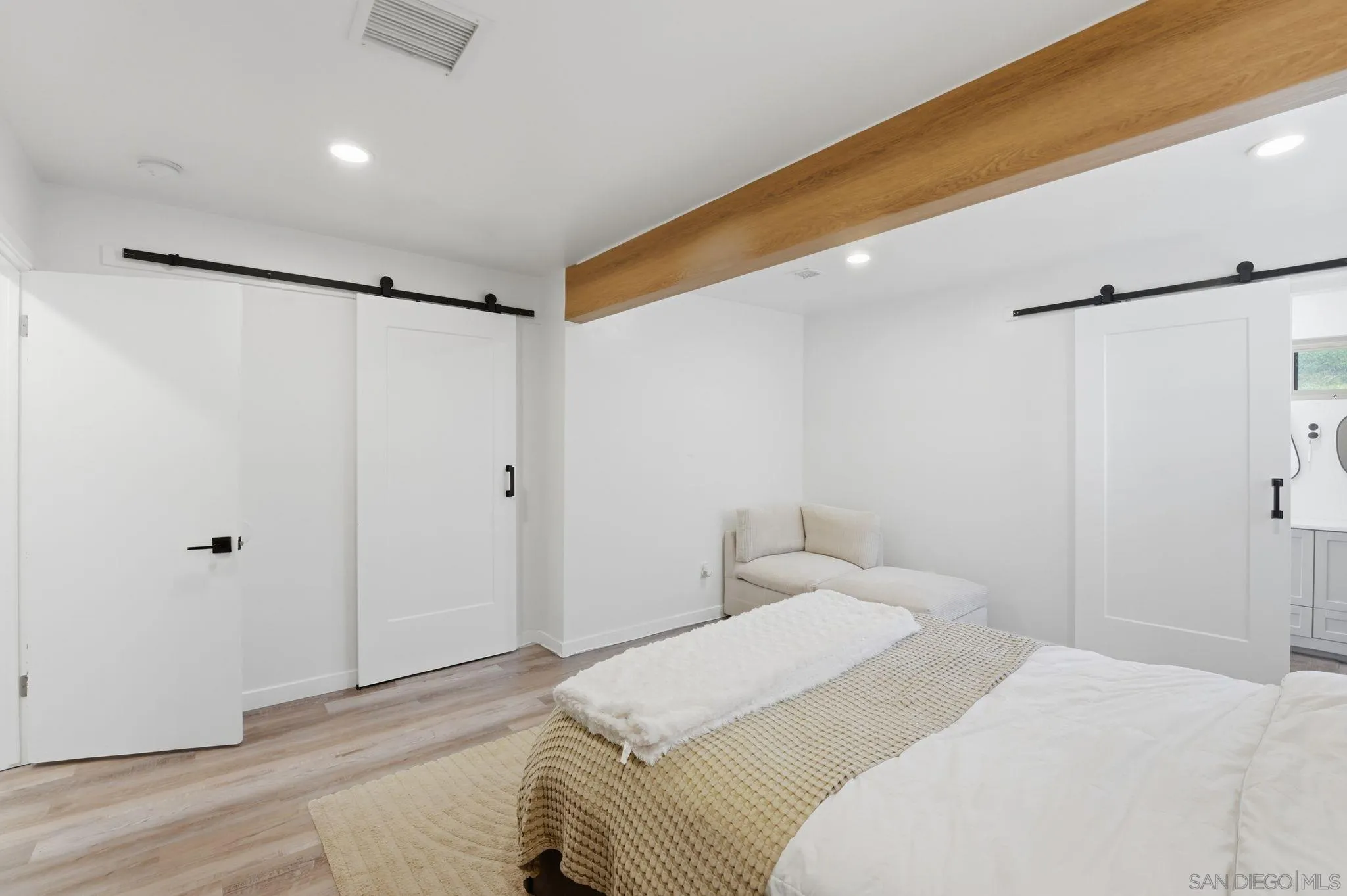 https://cdn.realtyfeed.com/cdn/127/260004892/72eb905be297065cfaede7951b45605a.webp