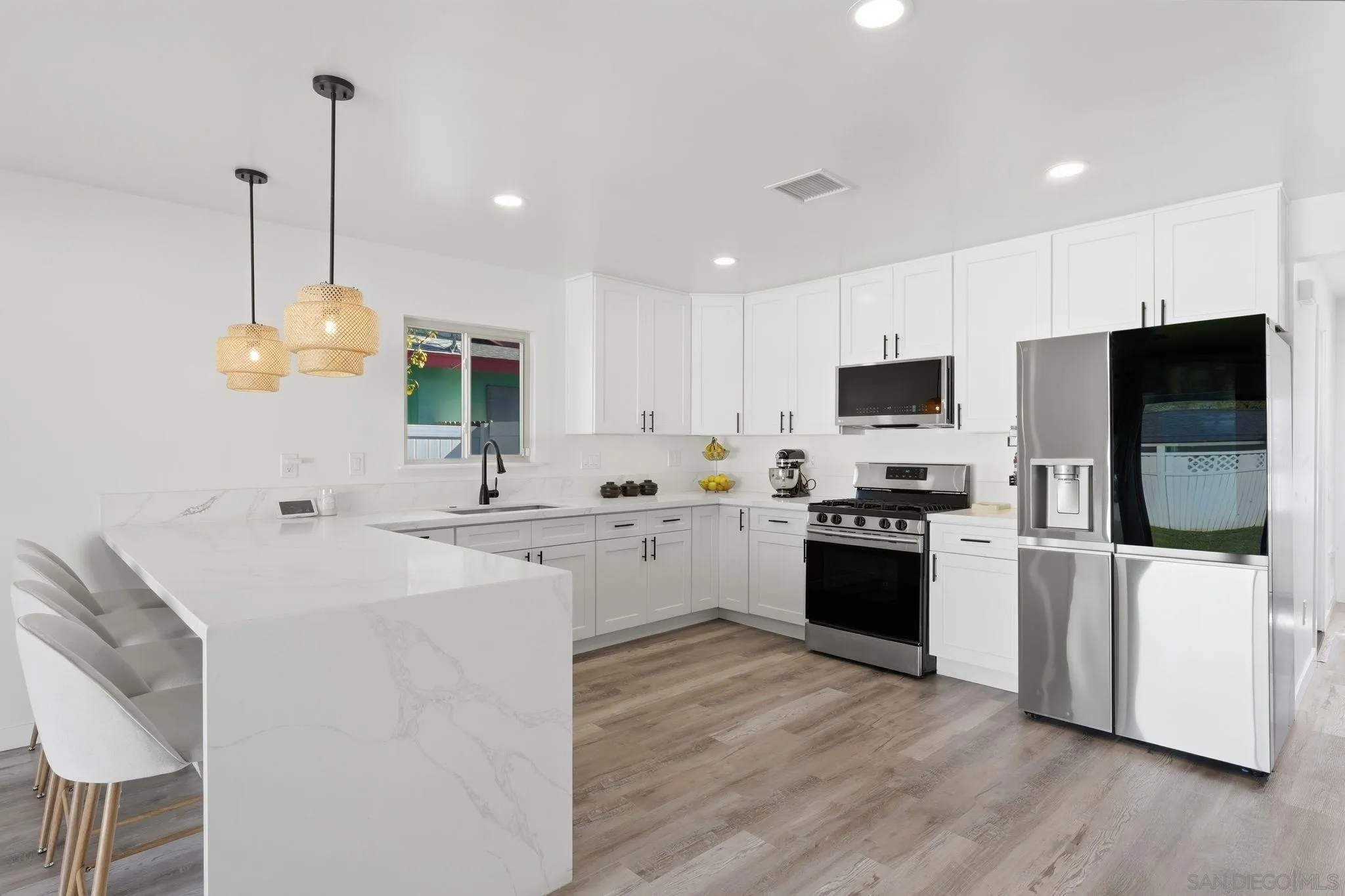 https://cdn.realtyfeed.com/cdn/127/260004892/e9fbeceeb433e0051c9a151724d2974c.webp