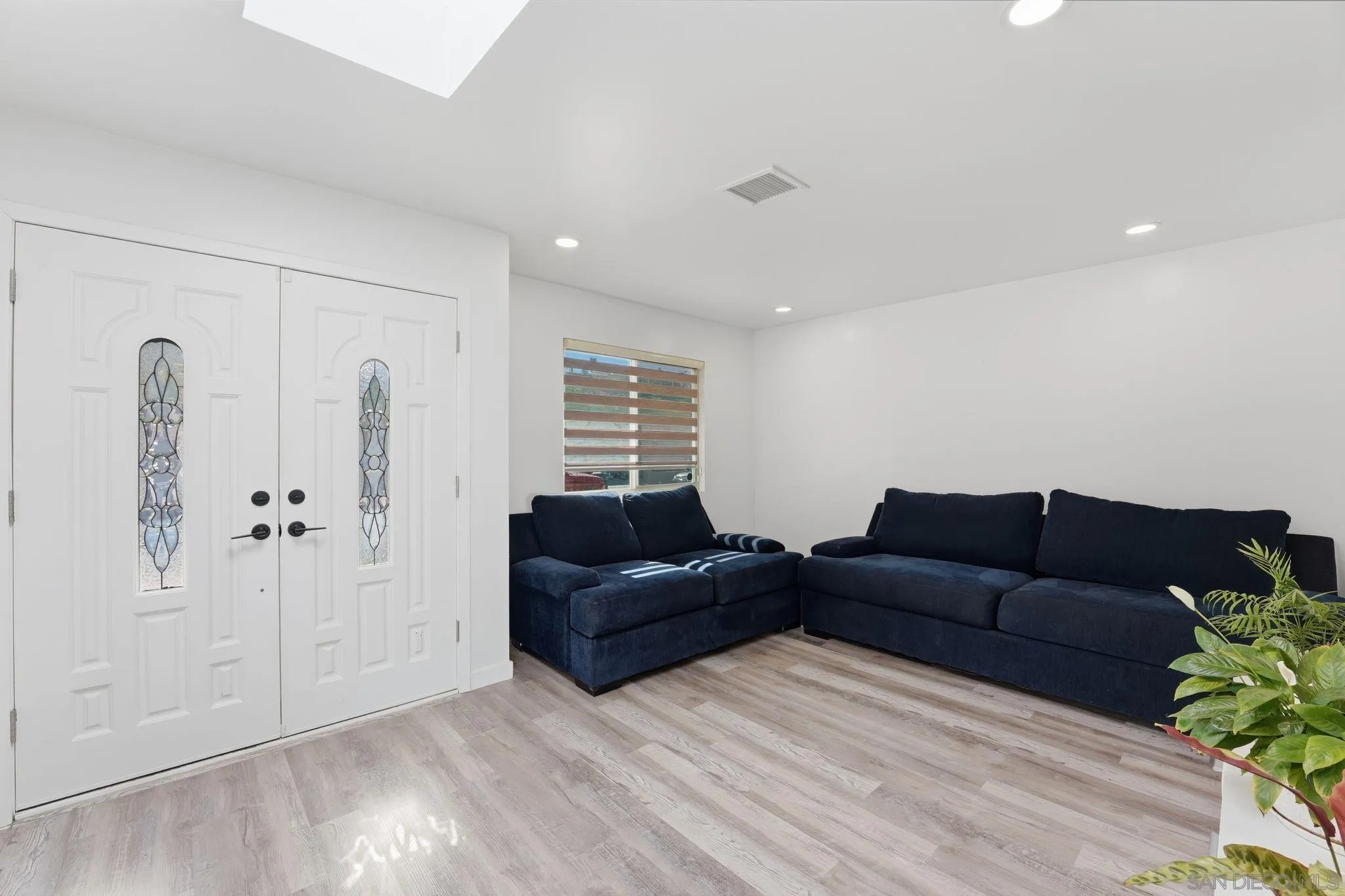 https://cdn.realtyfeed.com/cdn/127/260004892/f5b1639e40274a1096d9dba537b94bcd.webp