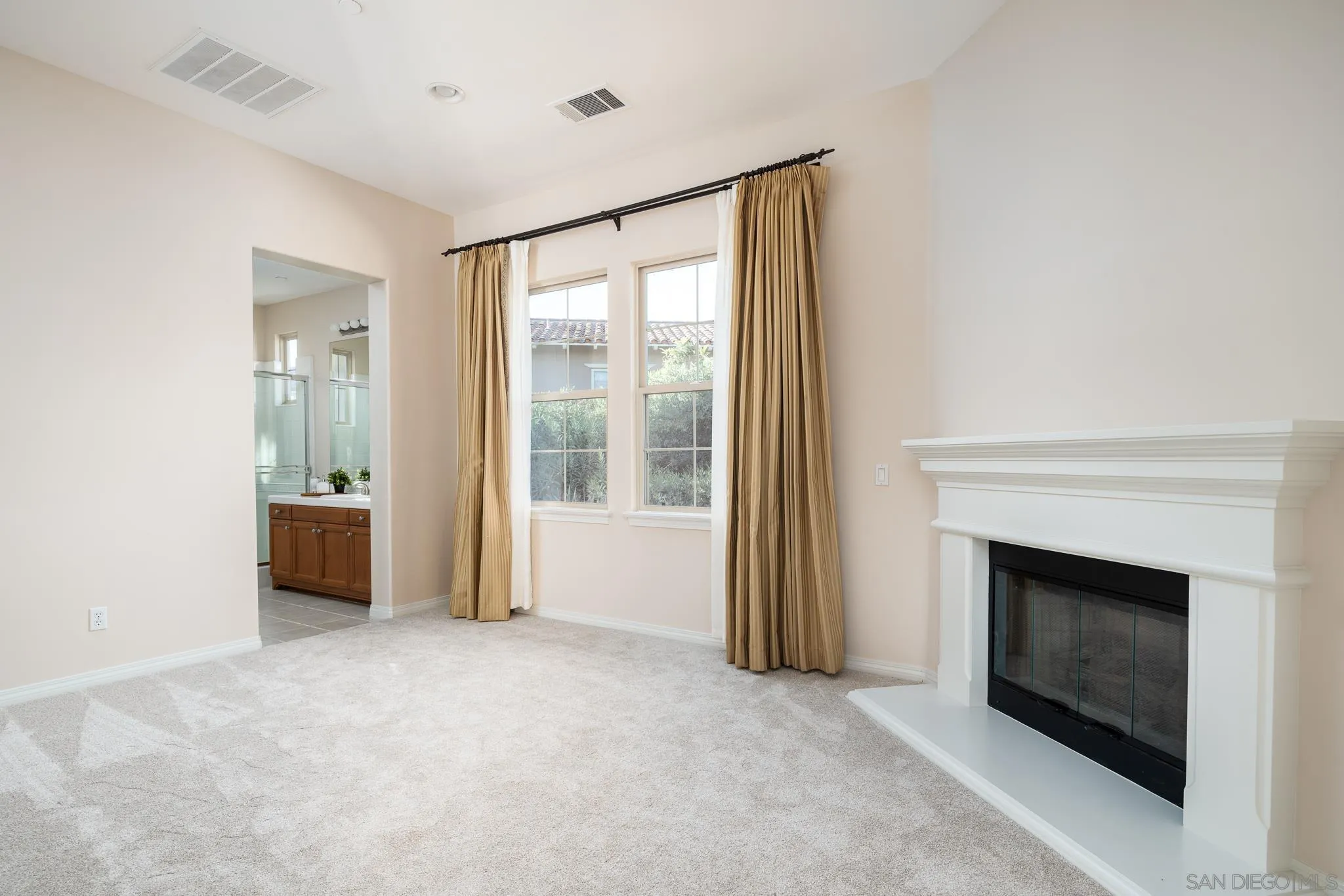 https://cdn.realtyfeed.com/cdn/127/260004893/0ad4aa23a7c320bc7b4324aac9b24b80.webp