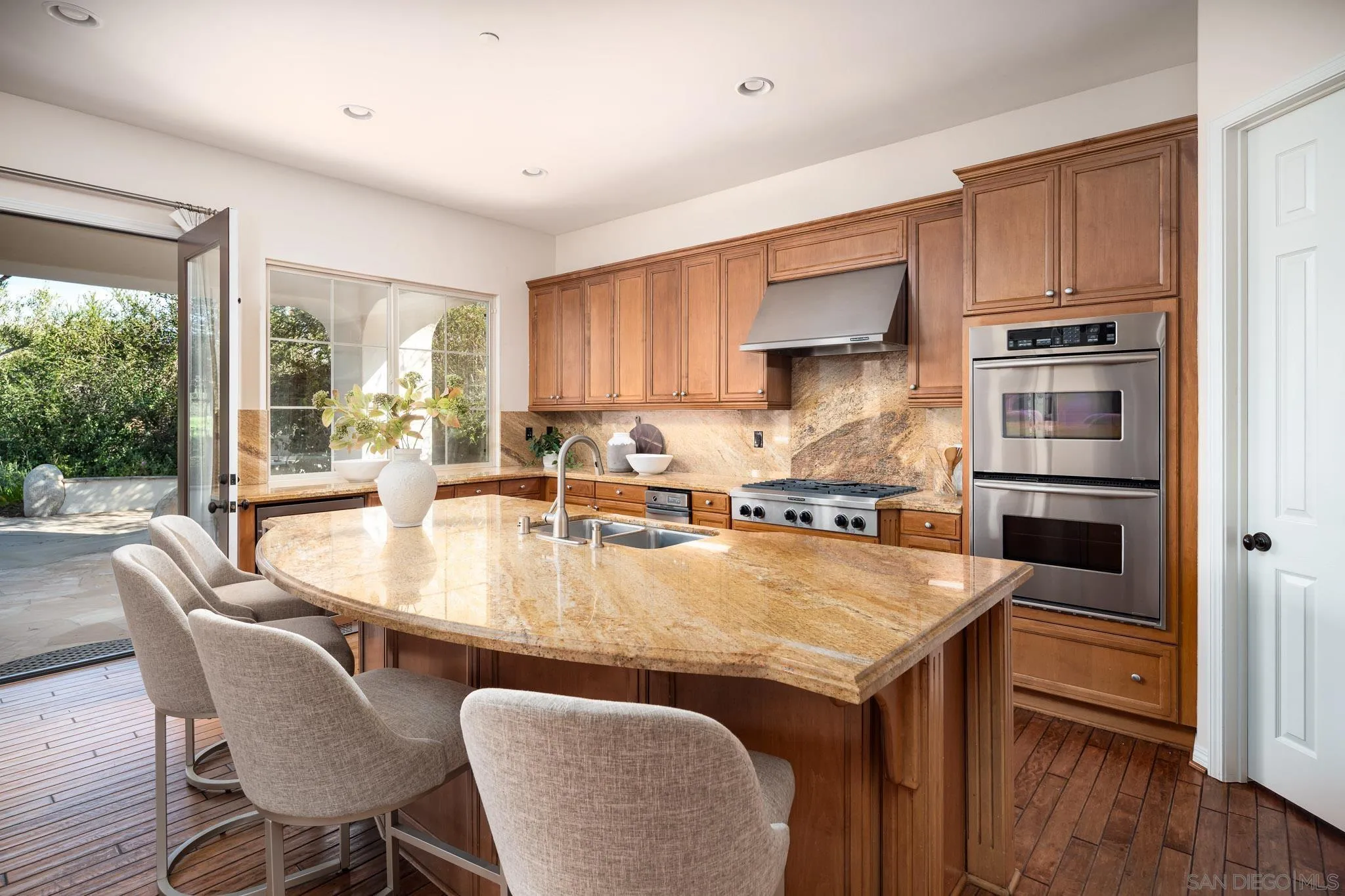 https://cdn.realtyfeed.com/cdn/127/260004893/348da886f89d217a639f5e5abc470970.webp