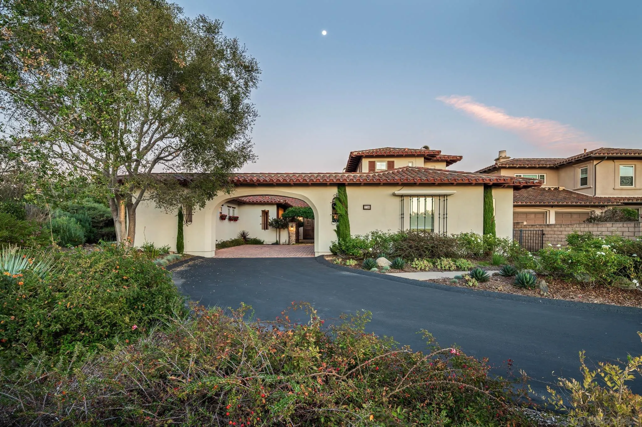 https://cdn.realtyfeed.com/cdn/127/260004893/431efc687fa04ad09a58c37f60a02474.webp