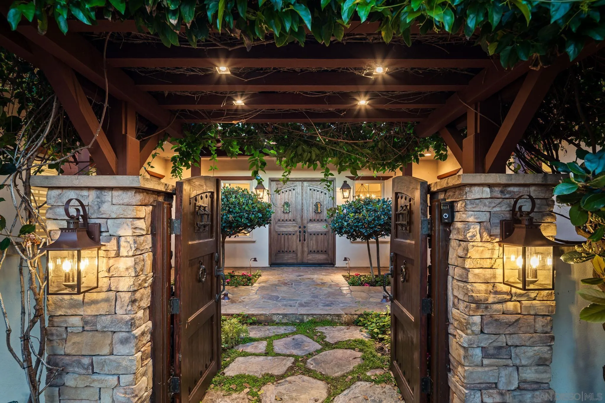 https://cdn.realtyfeed.com/cdn/127/260004893/65a81f7577b69850837529d15a22b6e0.webp