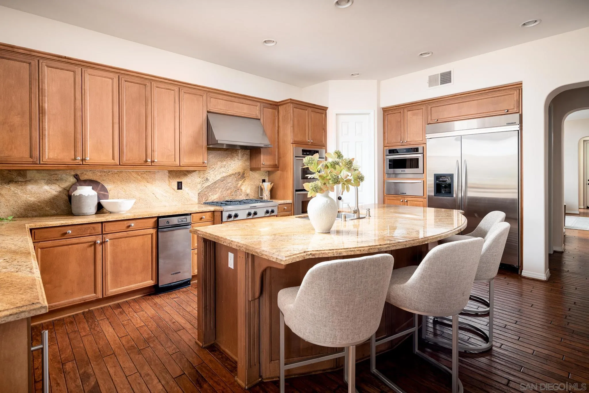 https://cdn.realtyfeed.com/cdn/127/260004893/6a6234cd7cd5fe51ac7bfae9808fa674.webp