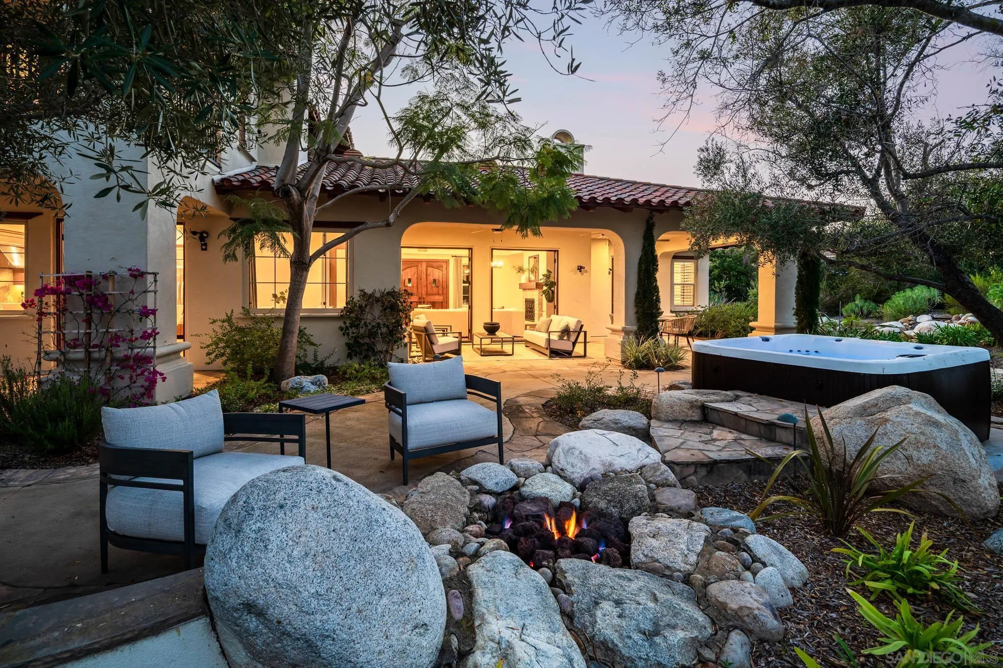 https://cdn.realtyfeed.com/cdn/127/260004893/7e77d9abf1eea6d21aaf9fa3152e6508.webp