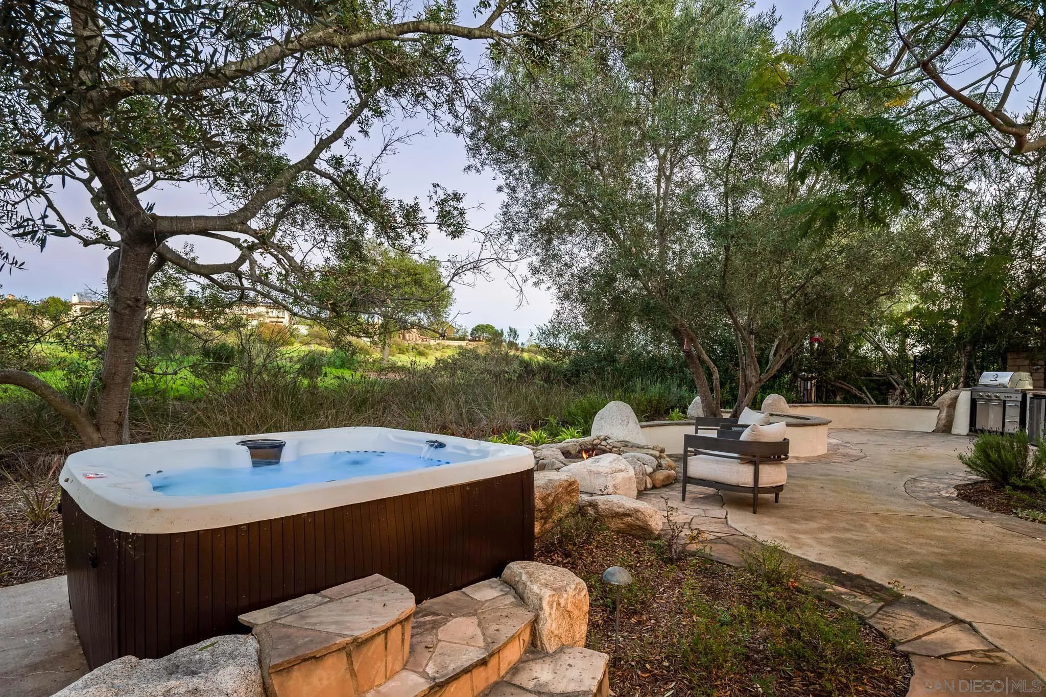 https://cdn.realtyfeed.com/cdn/127/260004893/8ca8c07412eeb027d580f56b4dab452d.webp