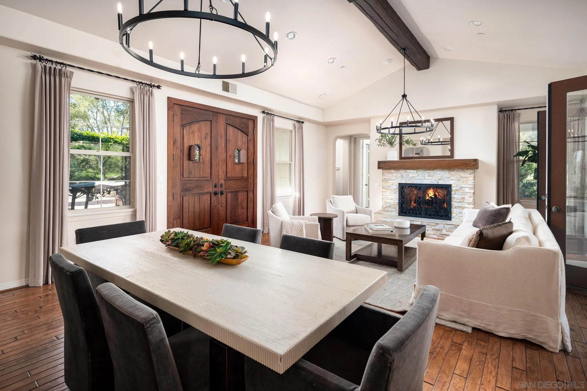 https://cdn.realtyfeed.com/cdn/127/260004893/99203a7ba30ff74aa5bfe7346bcf7e31.webp