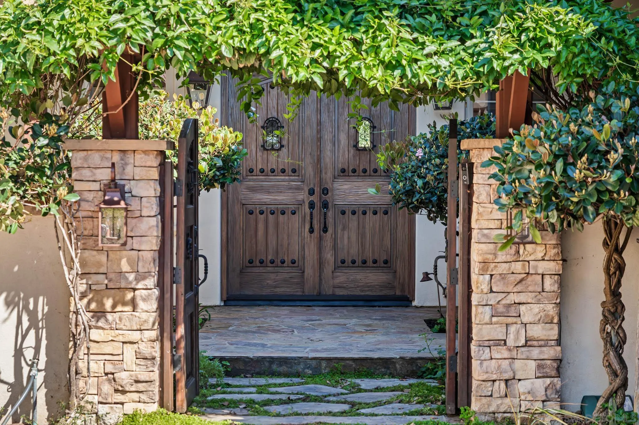 https://cdn.realtyfeed.com/cdn/127/260004893/eb574068620b9b9bcb36119b960cca13.webp