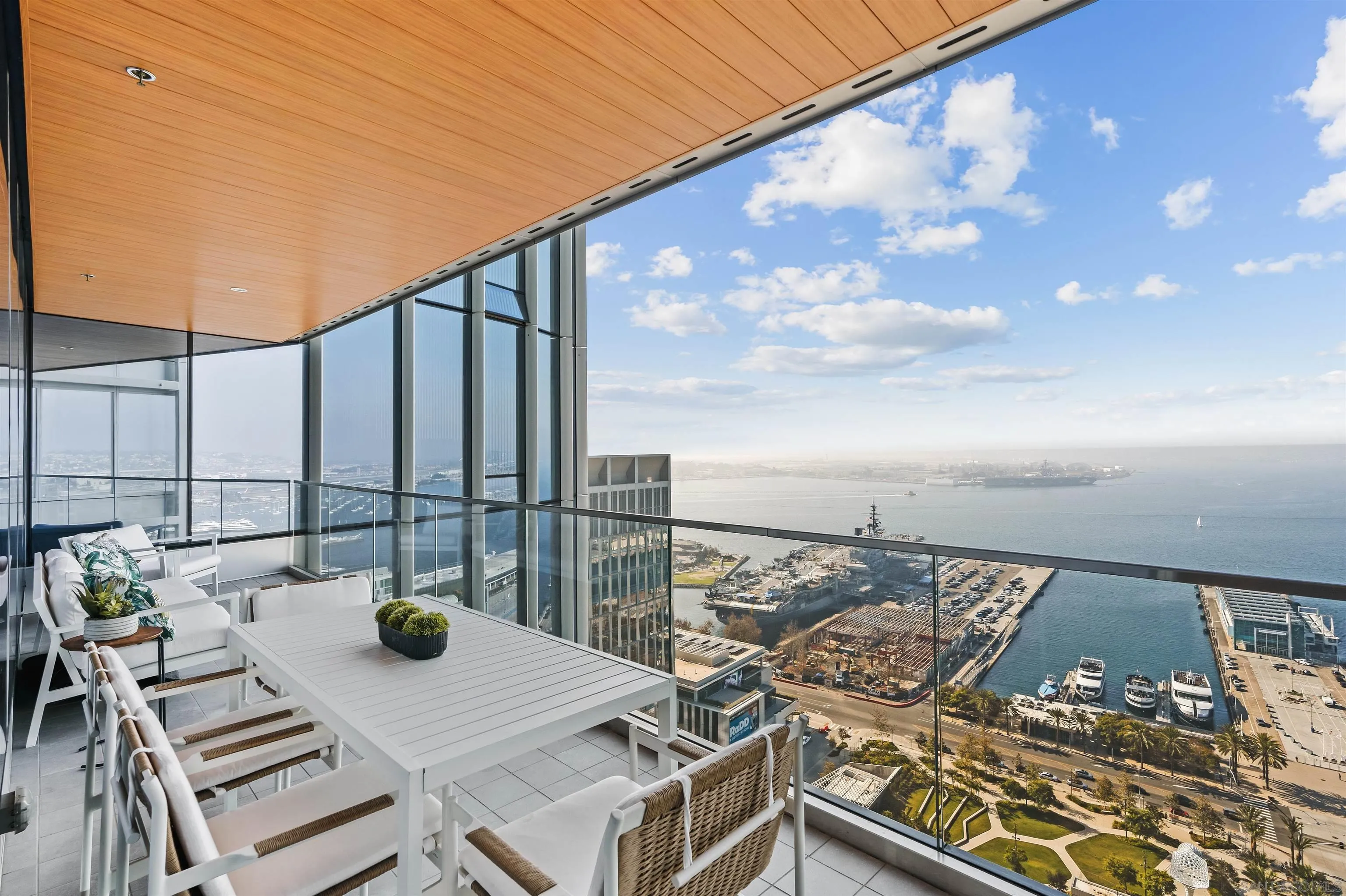 https://cdn.realtyfeed.com/cdn/127/260004895/5af2b74d37b9e5bf2dc878aadb8864b1.webp