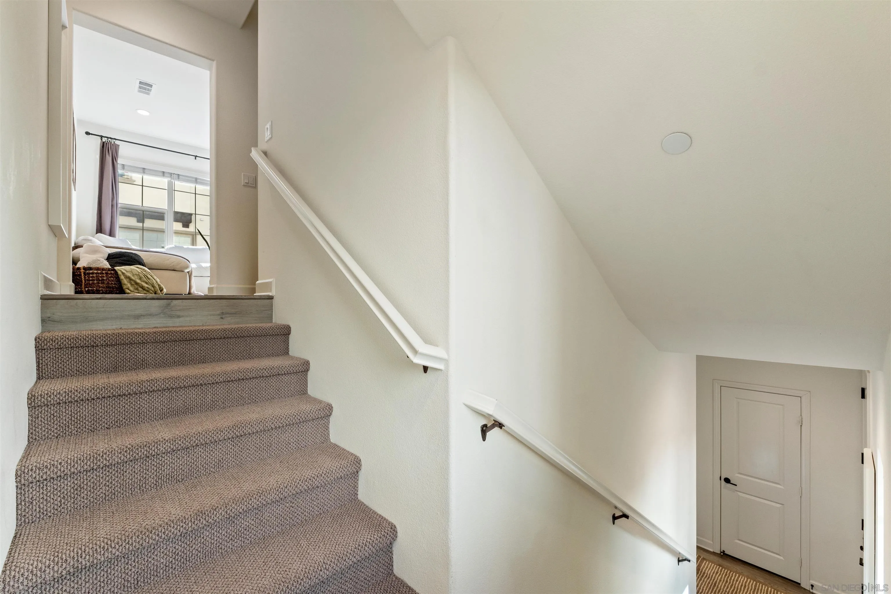 Photo #4: 260004896 Listing: Photo #4