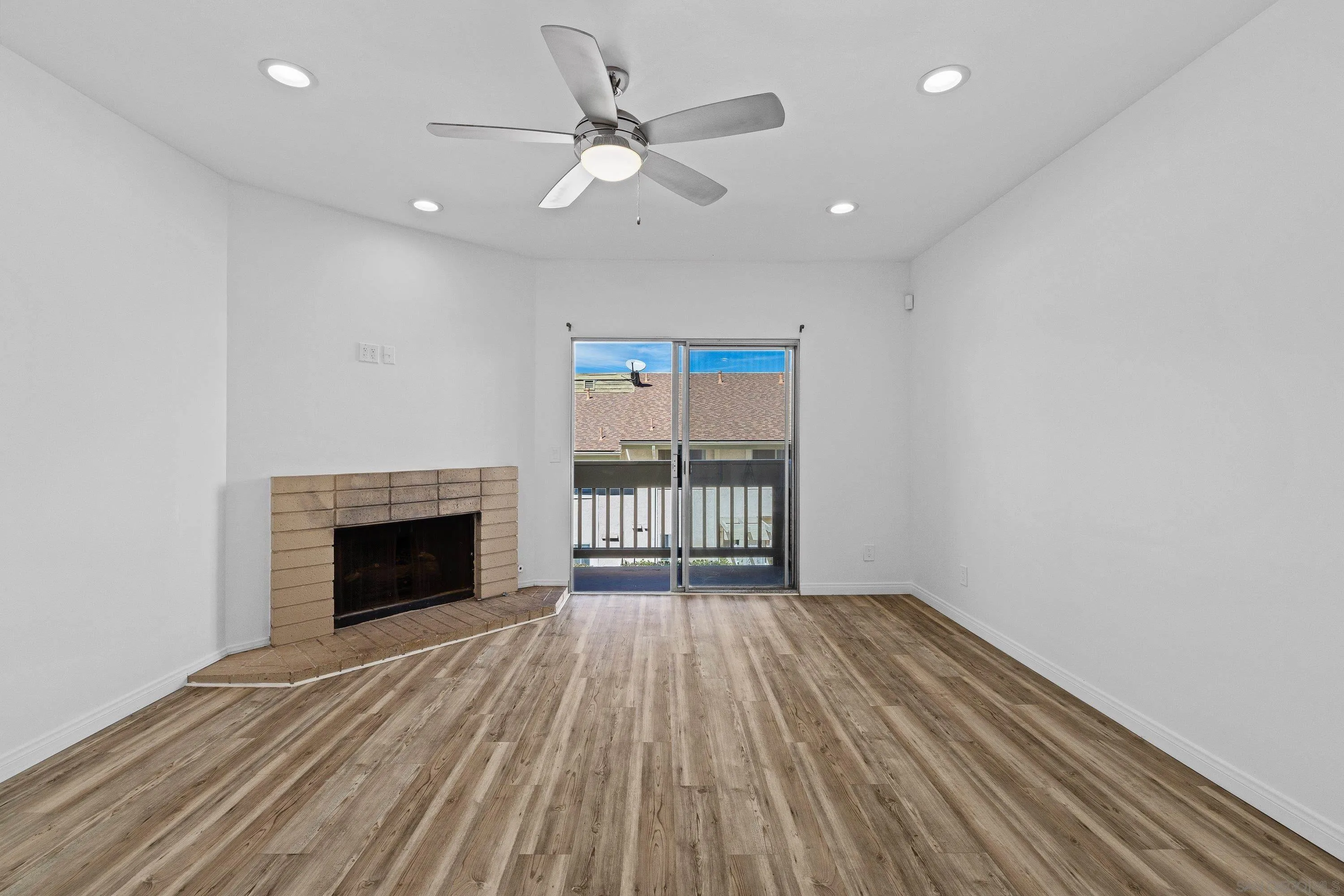 https://cdn.realtyfeed.com/cdn/127/260004898/205565186621206188fb1ca0993ba937.webp