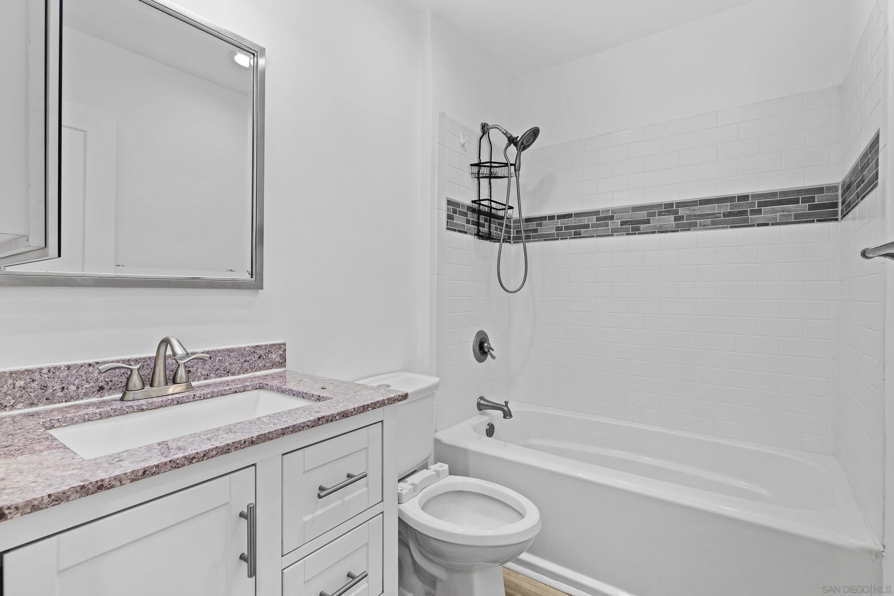 https://cdn.realtyfeed.com/cdn/127/260004898/4e8bf299a5ae244aa904486c39450ab9.webp