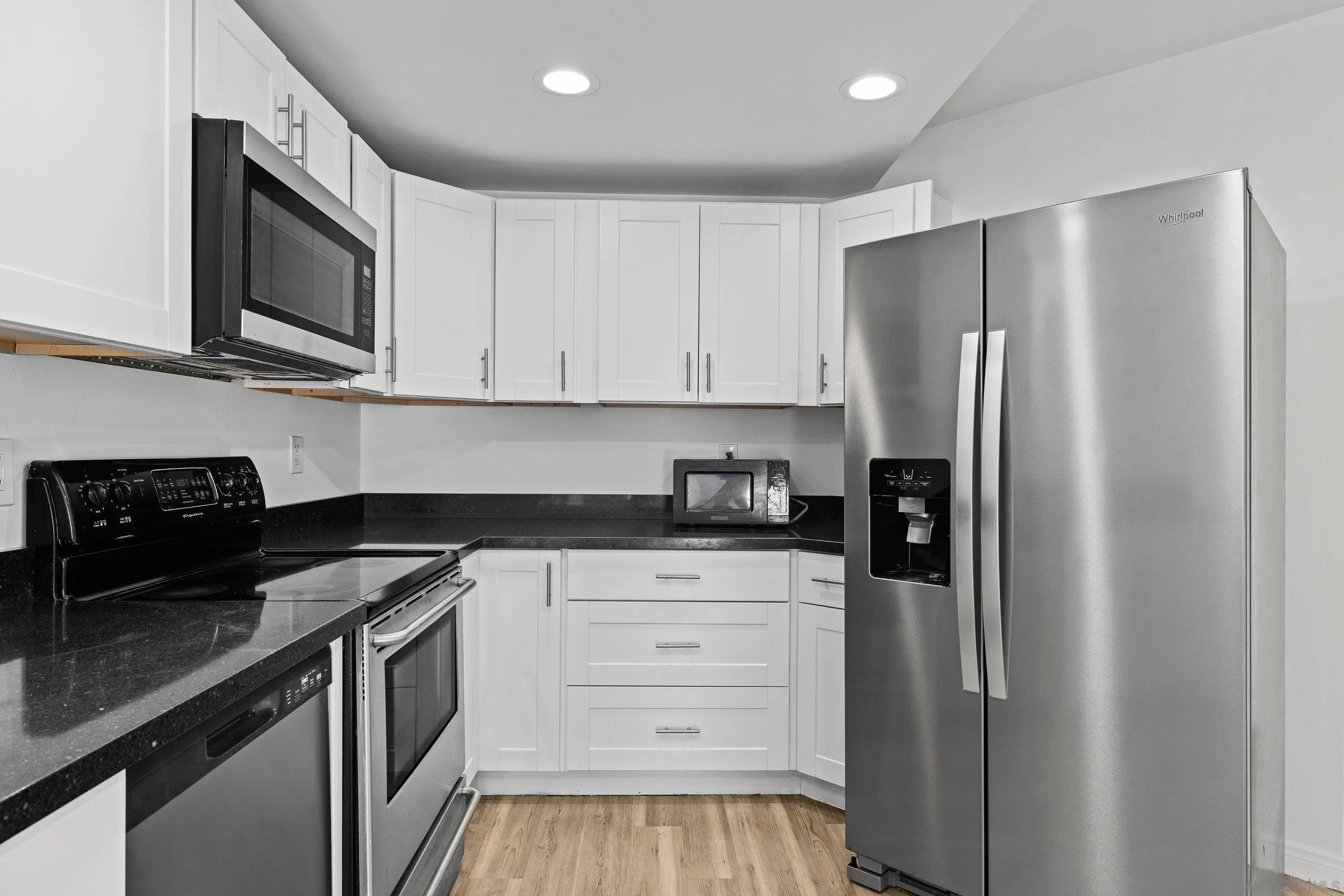https://cdn.realtyfeed.com/cdn/127/260004898/dd5813f33167dd15a09186293082517d.webp