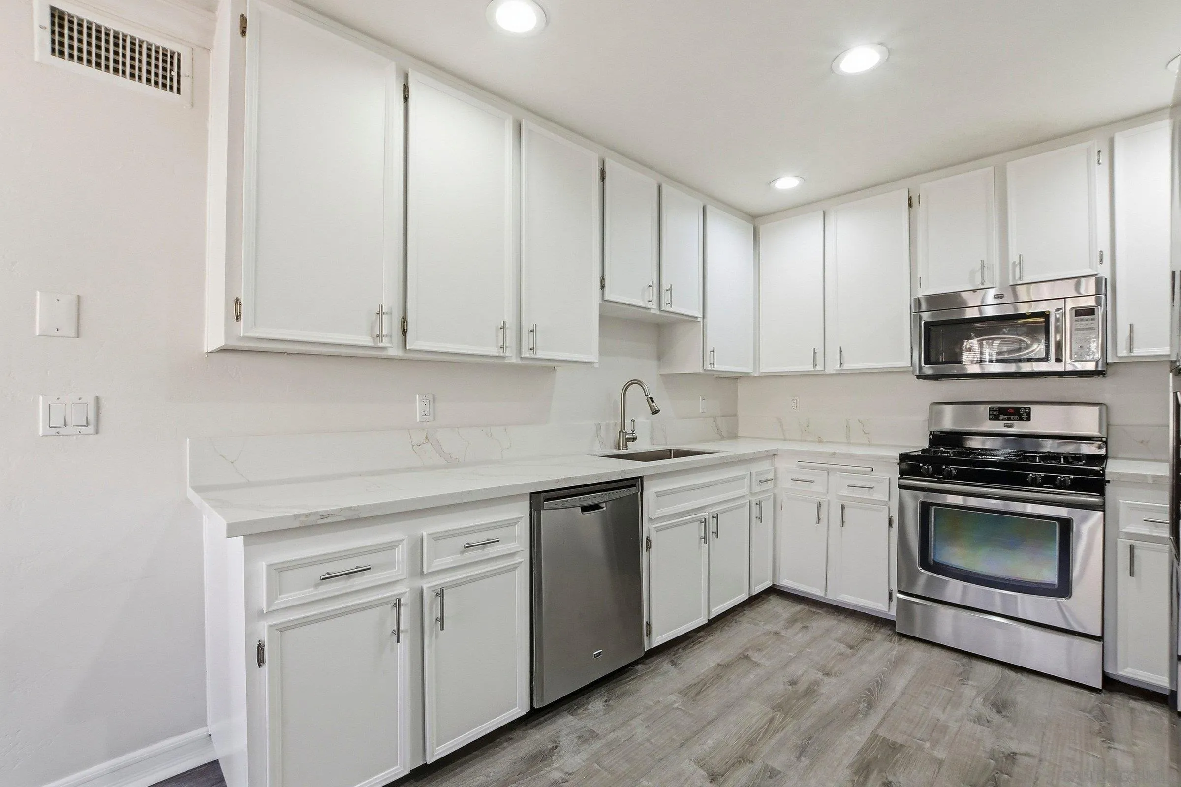 https://cdn.realtyfeed.com/cdn/127/260004904/ca2371dd5e5fd8430d2a99b2ac158dbf.webp