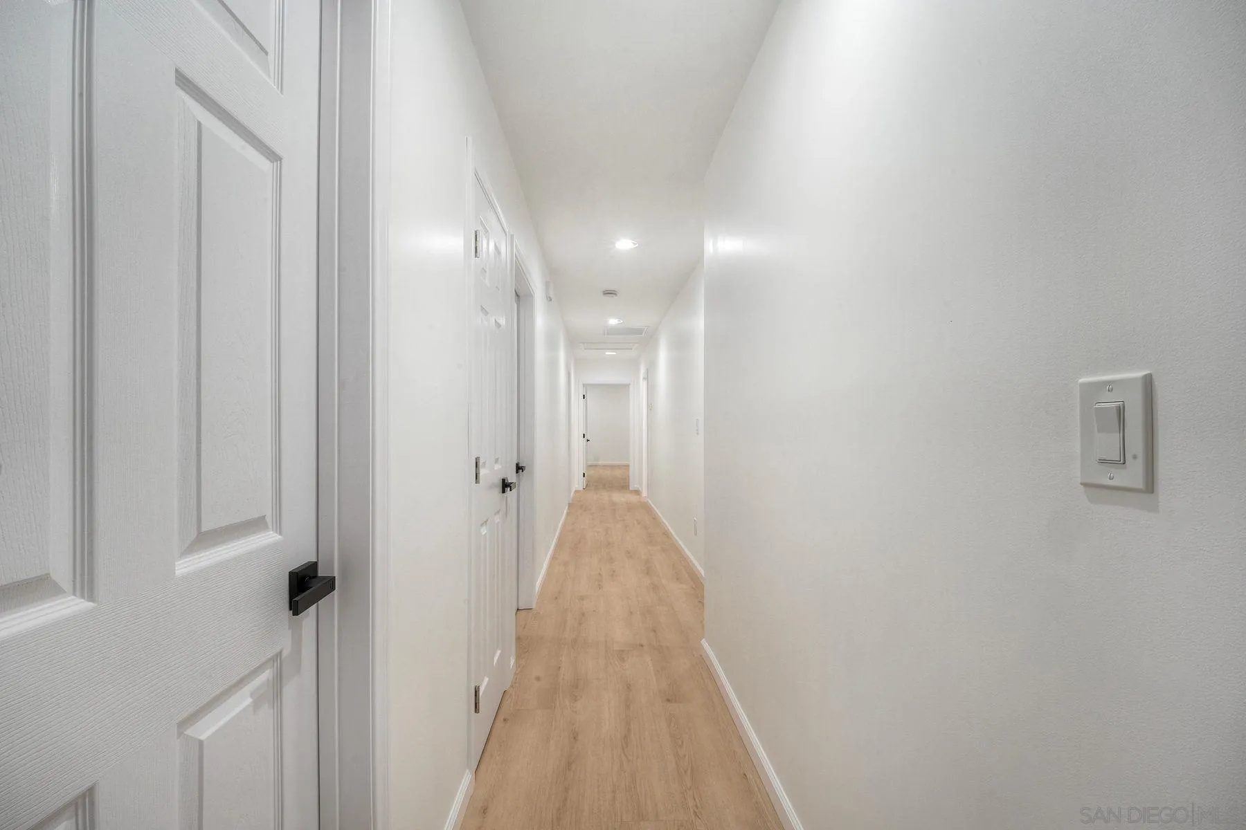 https://cdn.realtyfeed.com/cdn/127/260004907/2d1178b2acbd248db193c3deaca69506.webp