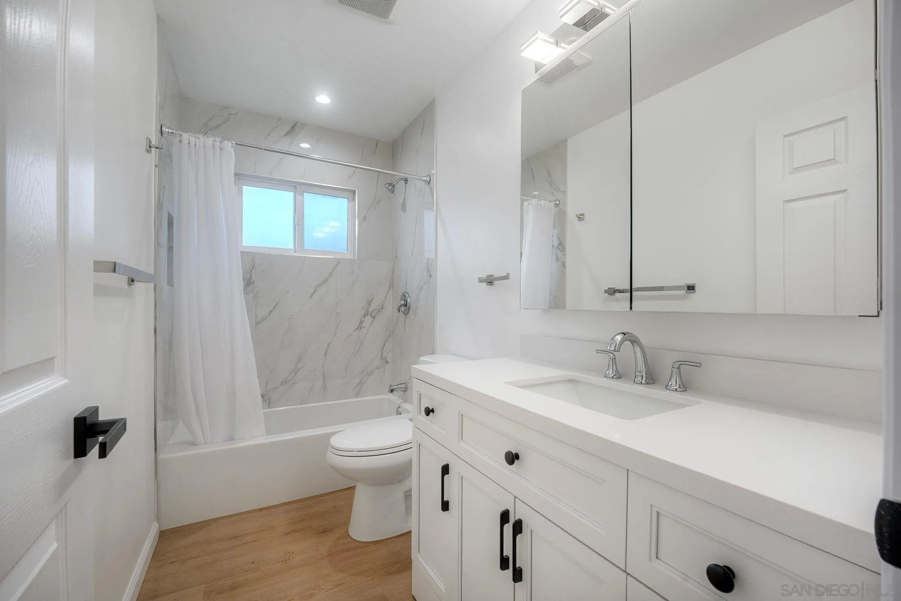 https://cdn.realtyfeed.com/cdn/127/260004907/c79618be224eb0933488412f9d0486eb.webp