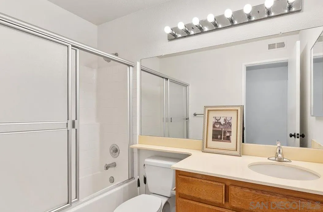 Photo #15: 260004909 Listing: Photo #15