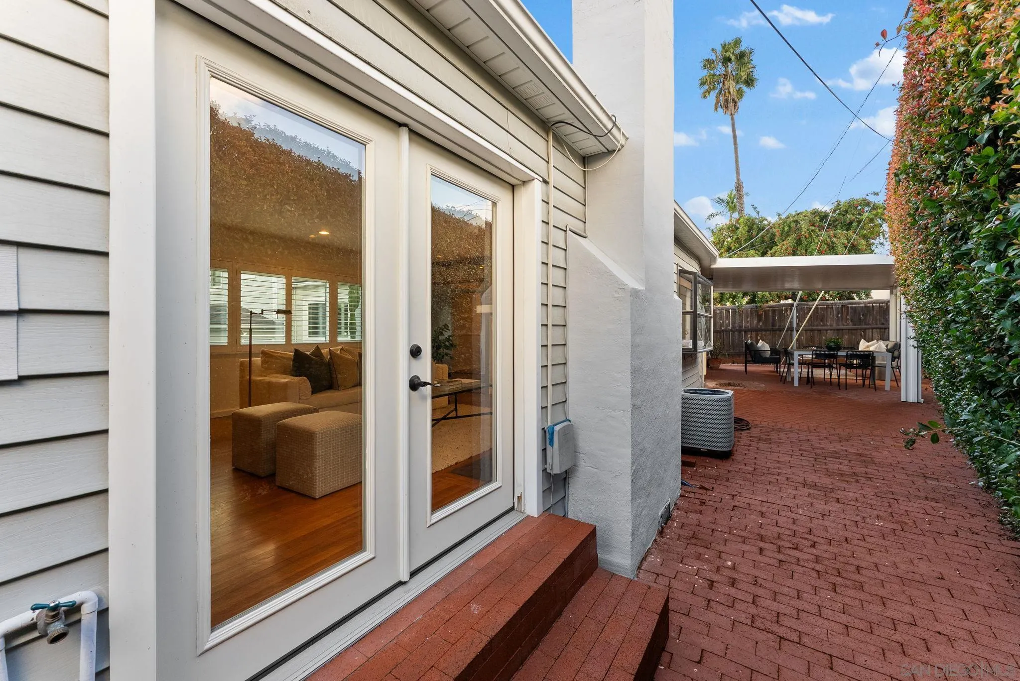 https://cdn.realtyfeed.com/cdn/127/260004910/4ae885acd969589cfa7ce01d942c7d18.webp