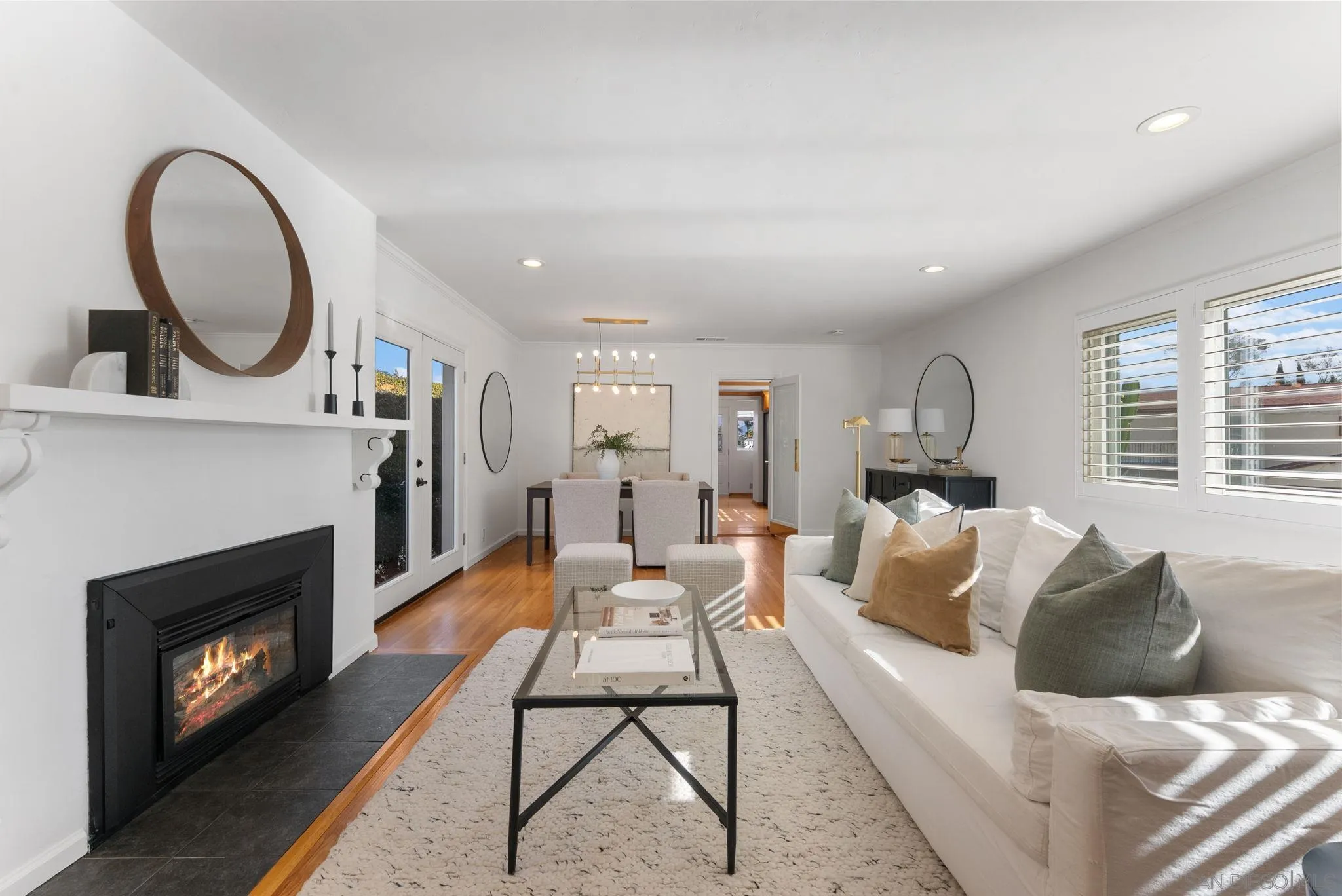 https://cdn.realtyfeed.com/cdn/127/260004910/5114838b0a6bfa3789d73b305b8af158.webp