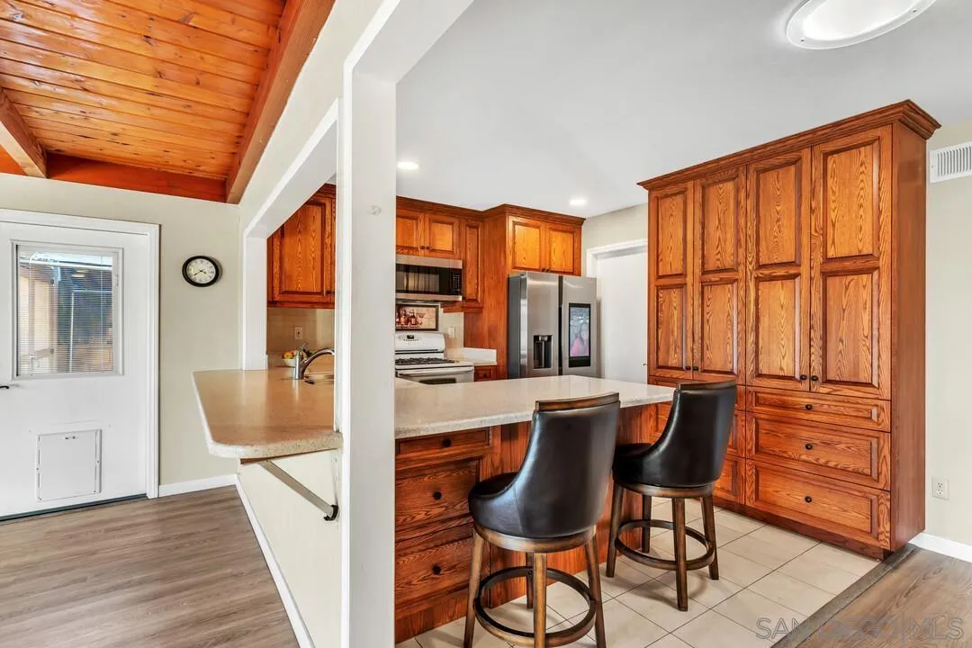 https://cdn.realtyfeed.com/cdn/127/260004915/28eeac9bd8c259aa33ed551f487f29ce.webp