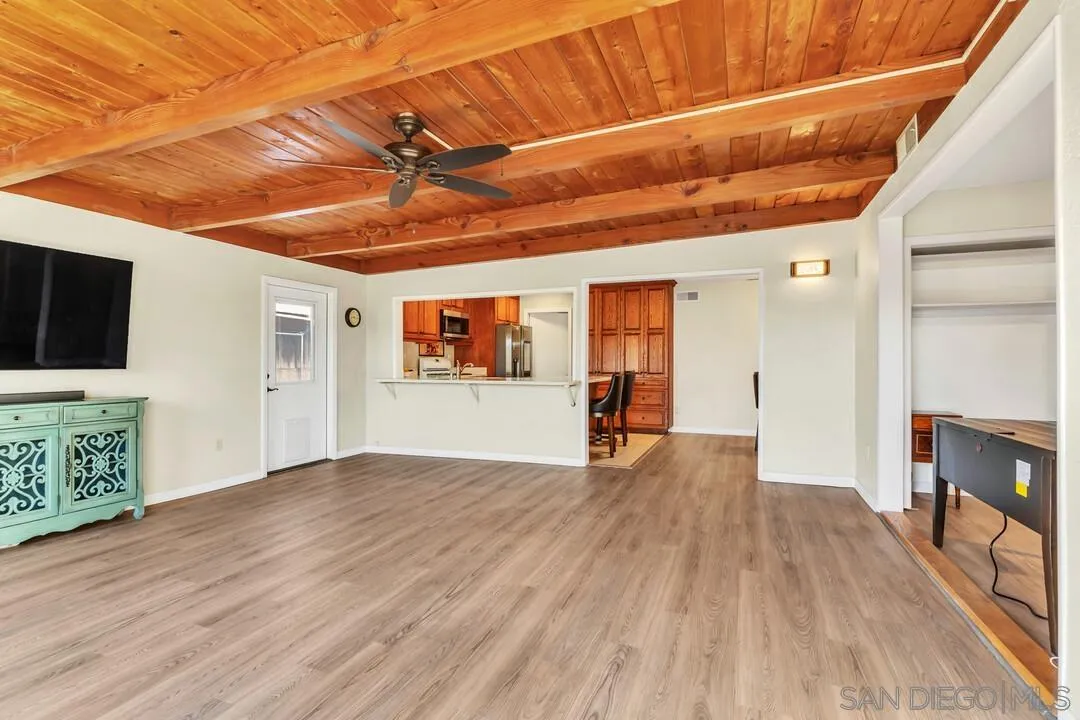https://cdn.realtyfeed.com/cdn/127/260004915/8810b6d1790db221c52986ce16fac4f3.webp