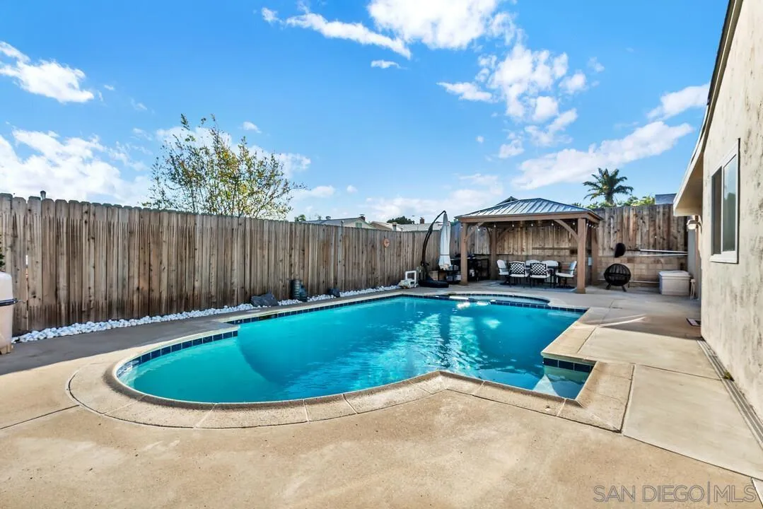 https://cdn.realtyfeed.com/cdn/127/260004915/ef601e83a3a89ceac14eaffb63402124.webp