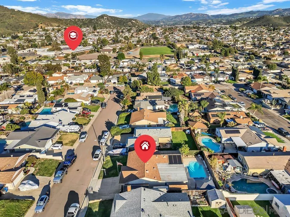 https://cdn.realtyfeed.com/cdn/127/260004915/fdda0944a3728a4de769dd13440af009.webp