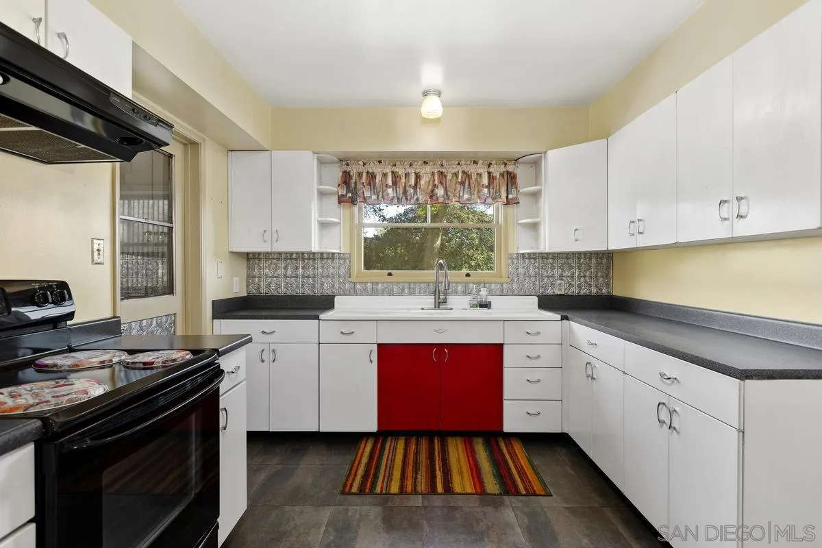 https://cdn.realtyfeed.com/cdn/127/260004930/179aeb10f08f6de427243738c8abf477.webp
