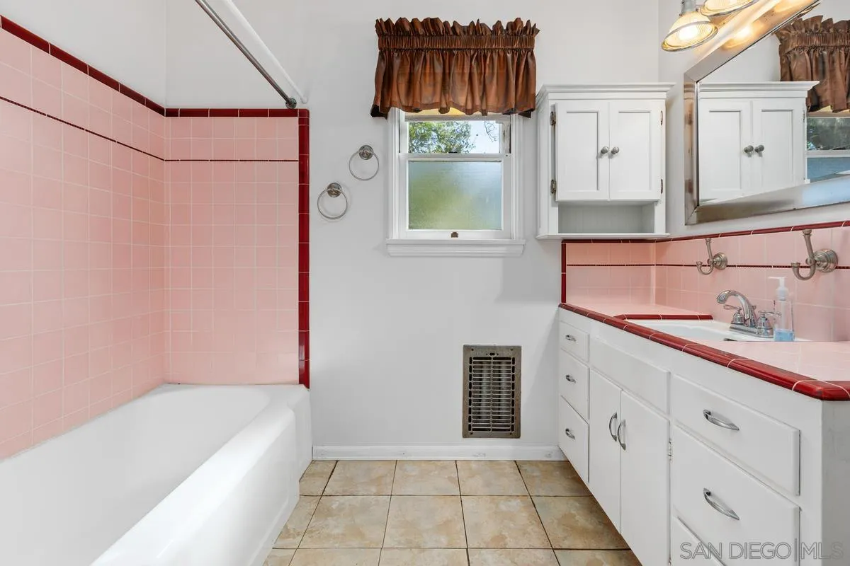 https://cdn.realtyfeed.com/cdn/127/260004930/557b4c91fdb91e5dfc8c3832396794b2.webp