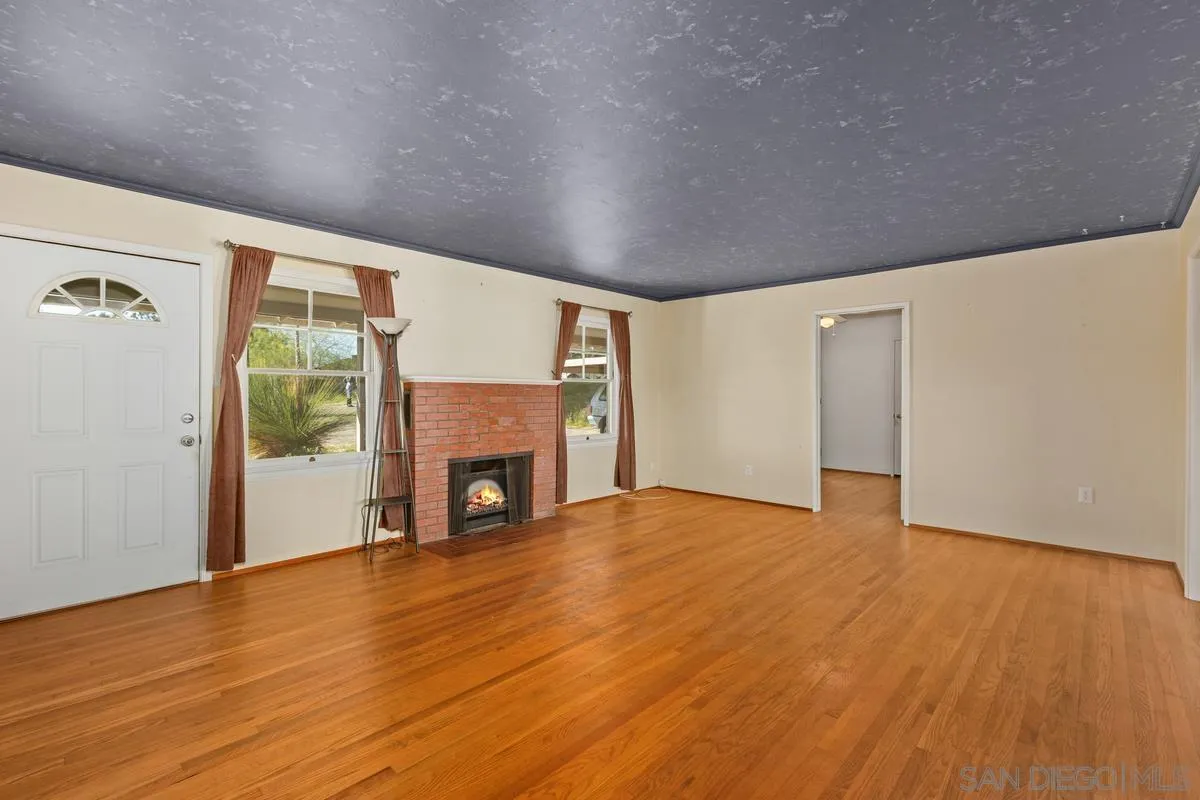 https://cdn.realtyfeed.com/cdn/127/260004930/720181963307e6193ac3266d0c2cfe40.webp