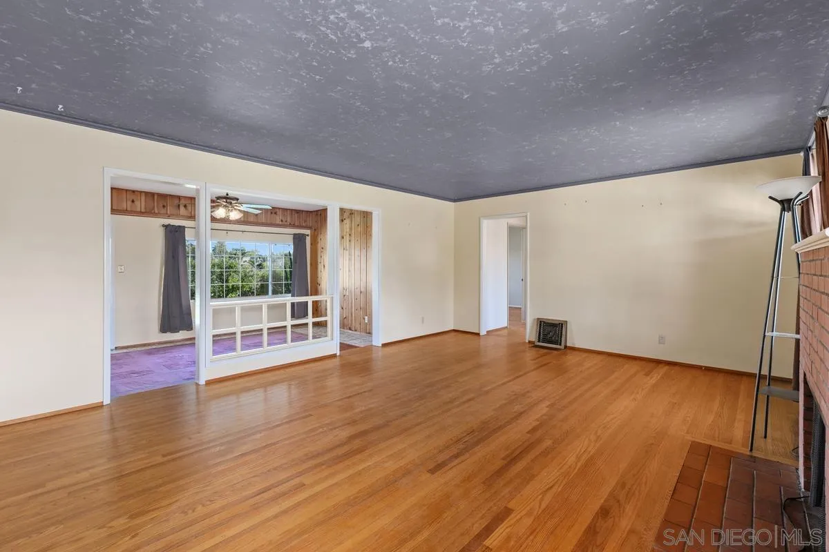https://cdn.realtyfeed.com/cdn/127/260004930/d4da50b9c64dcb0ac98304b2e22750e3.webp