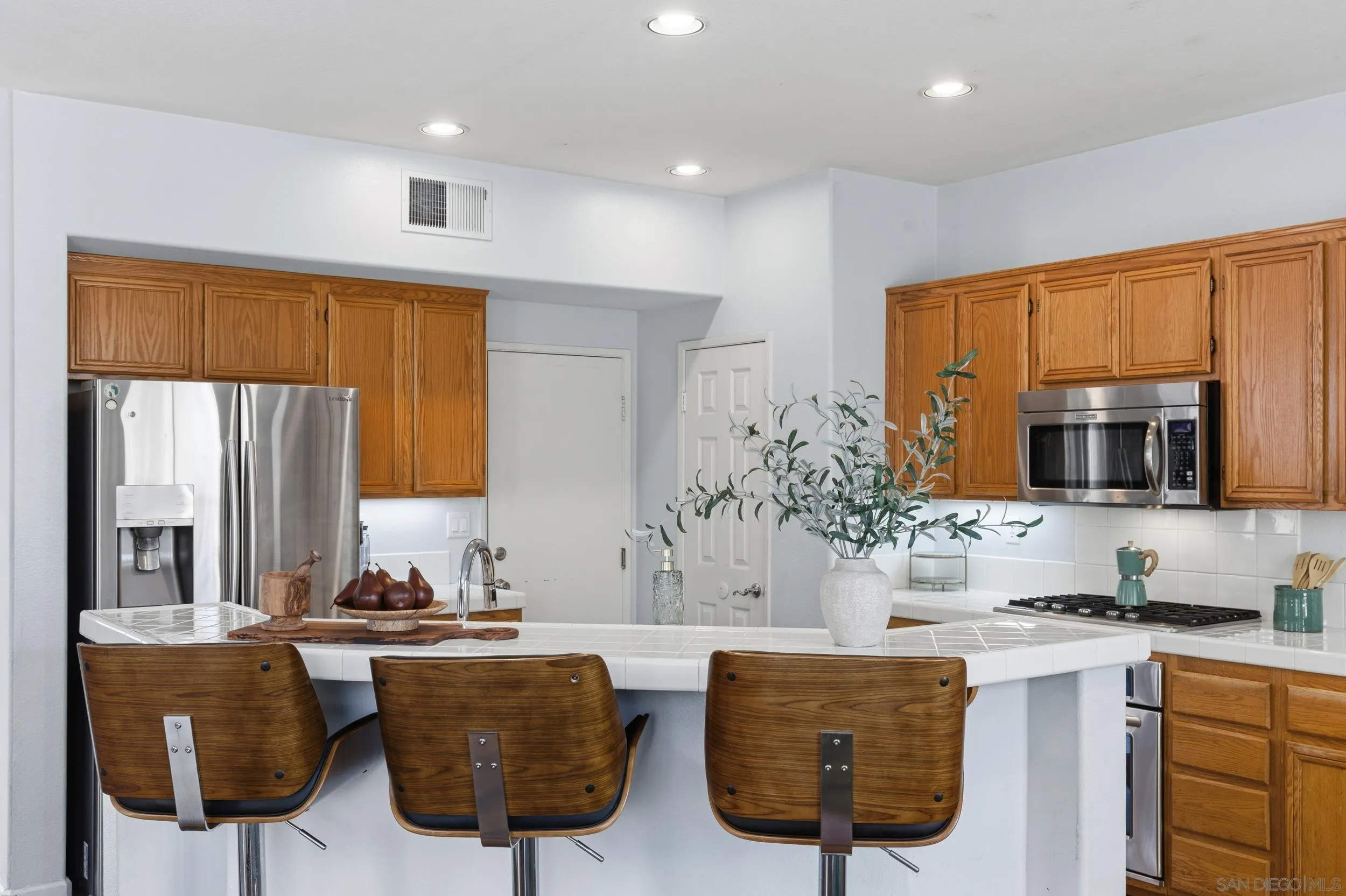 https://cdn.realtyfeed.com/cdn/127/260004932/453b1e3e7cd19b85f4e5055de6325737.webp